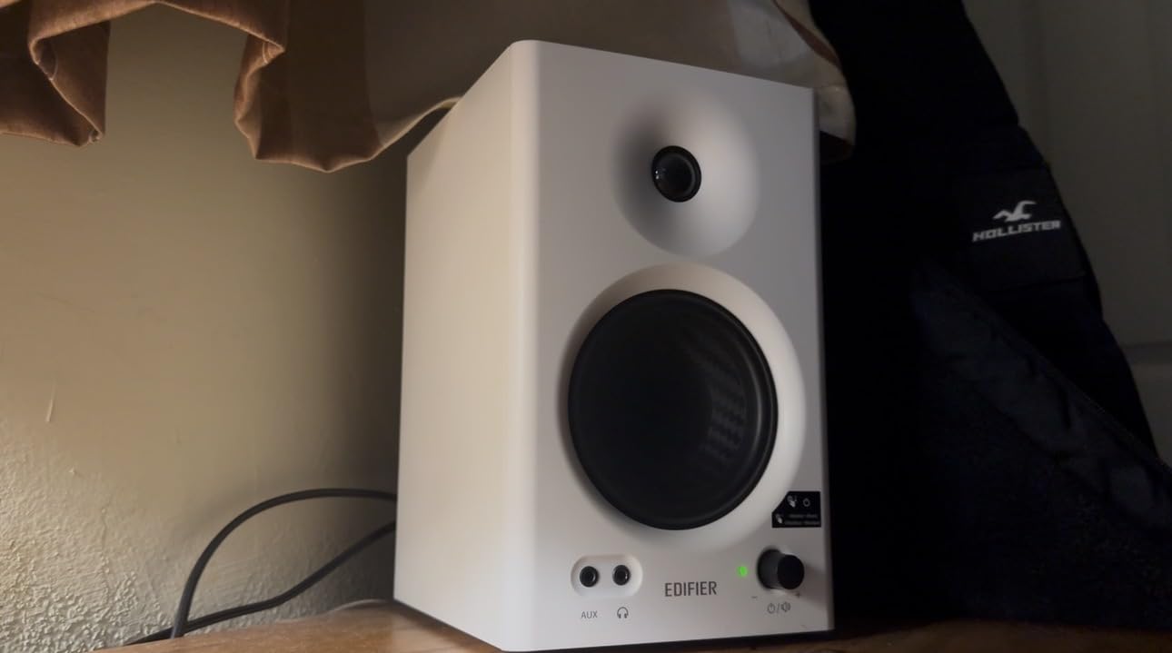 Edifier MR4 Power Studio Monitor Speakers, 4 inch Active Near-Field Speaker customer photo 2