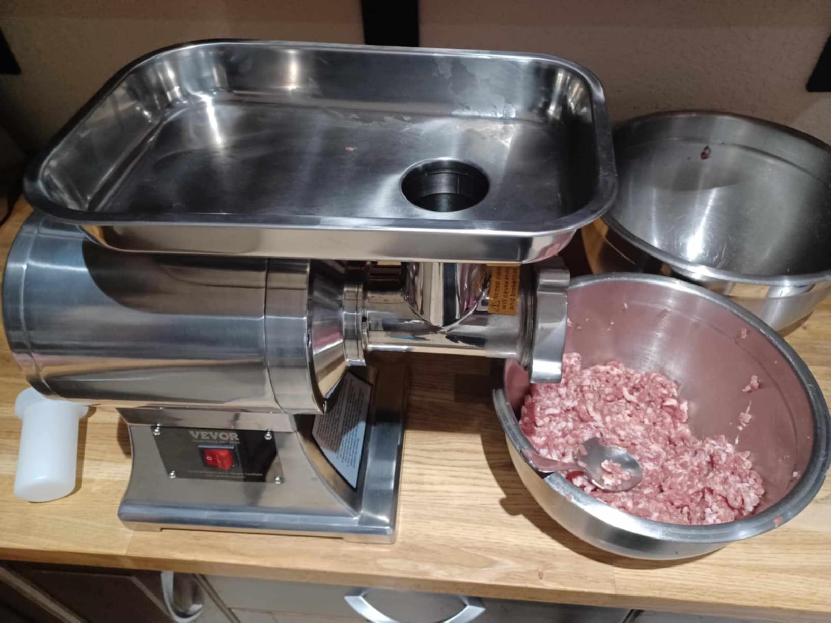 VEVOR Commercial Meat Grinder, 550LB/h 1100W Electric Meat Mincer, ETL Approved Heavy Duty Industrial Meat Mincer Machine | Grinds Meat and Makes Sausage for Kitchens, Restaurants or Food Processing Areas, with Durable Stainless Steel Construction customer photo 1