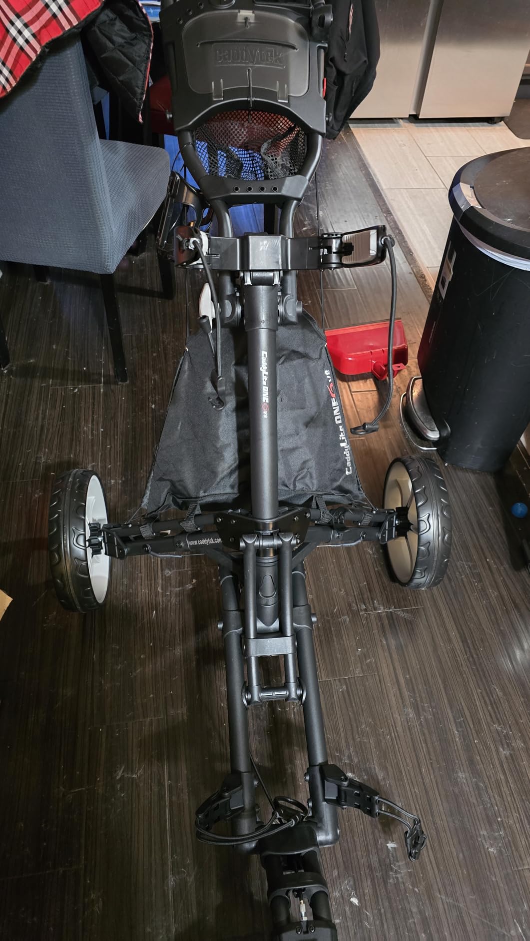 Caddytek CaddyLite ONE-Swivel V8 Golf Push Cart - Lightweight 3 Wheel Foldable Cart with One-Click Folding, 360 Swivel Front Wheel, Adjustable Handle, Cooler Basket, Umbrella & Drink Holder customer photo 2