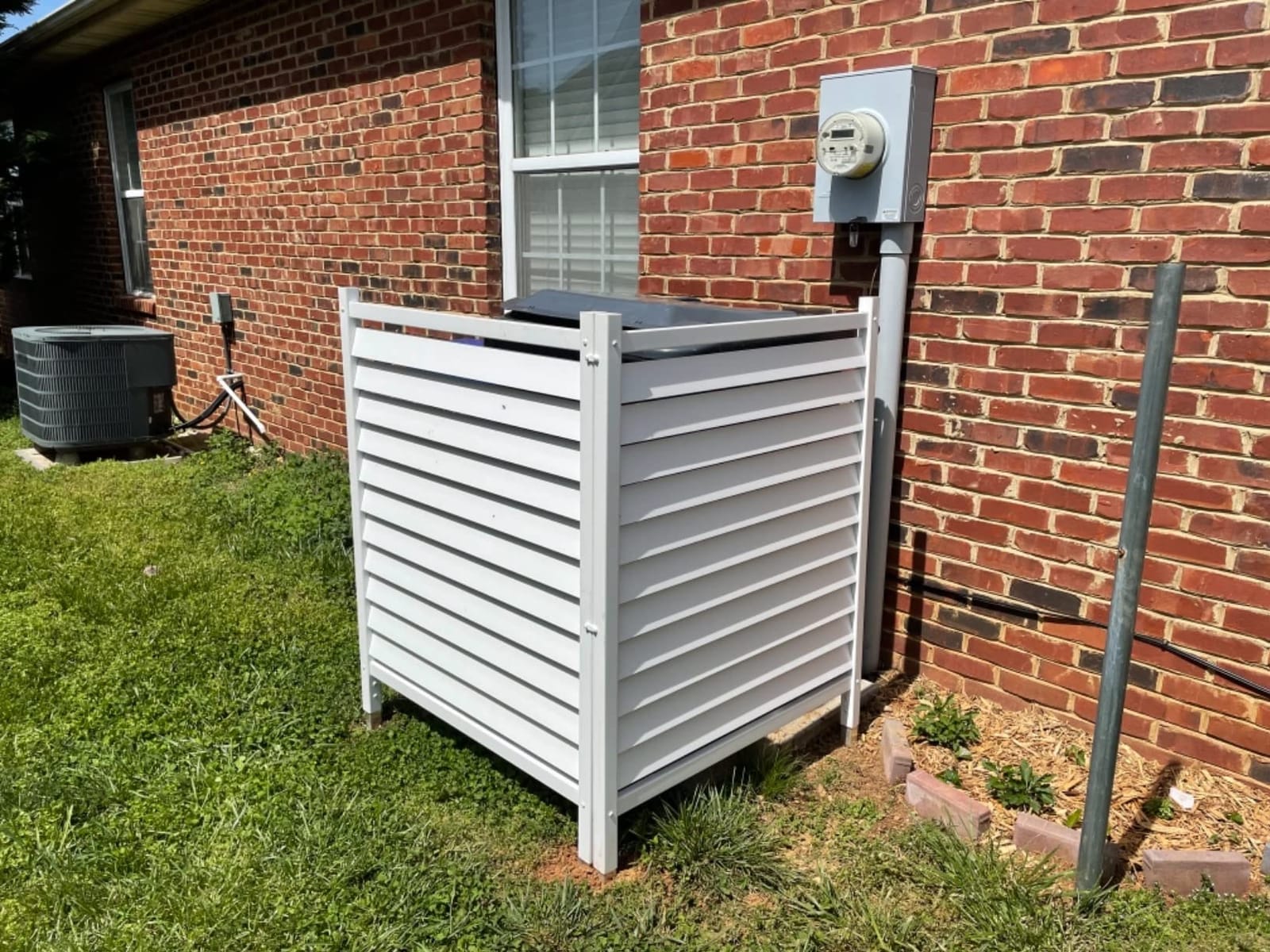 Enclo Waverly Privacy Screen, White Vinyl DIY No Dig Kit | 3.5ftH x 3ftW, White, 2 Panels, Louvered, EC18010 customer photo 2