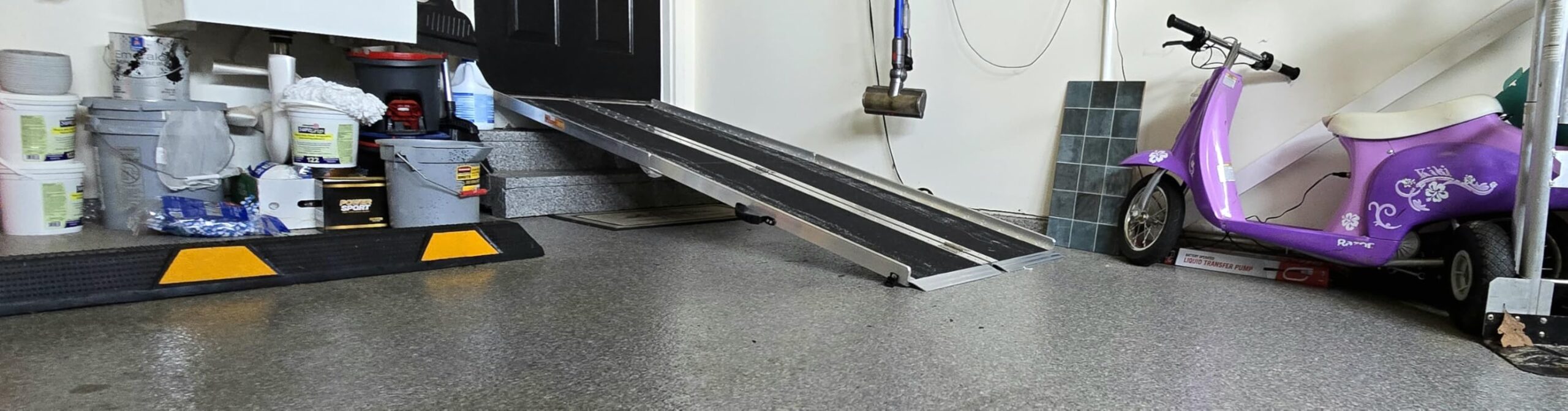 4FT Portable Wheelchair Ramp, Handicap Ramps for Home Steps Doorways | 800LBS Load-Bearing, 4-12 Inch Steps, Non-Slip, Aluminum, Foldable, Tool-Free Assembly, Handle, for Scooters/Threshold/Entry customer photo 2