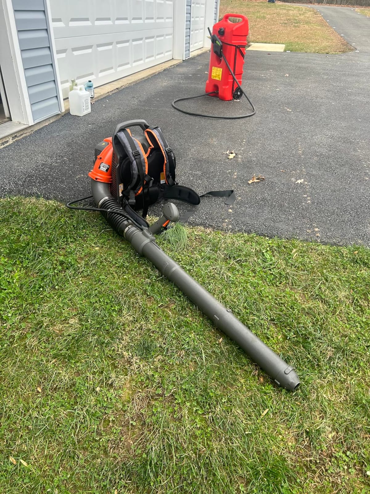 Husqvarna 150BT Gas Leaf Blower, 51-cc 2.16-HP 2-Cycle Backpack Leaf Blower, 765-CFM, 270-MPH, 22-N Powerful Clearing Performance and Ergonomic Harness System, Gifts for Men, 970466901 customer photo 2