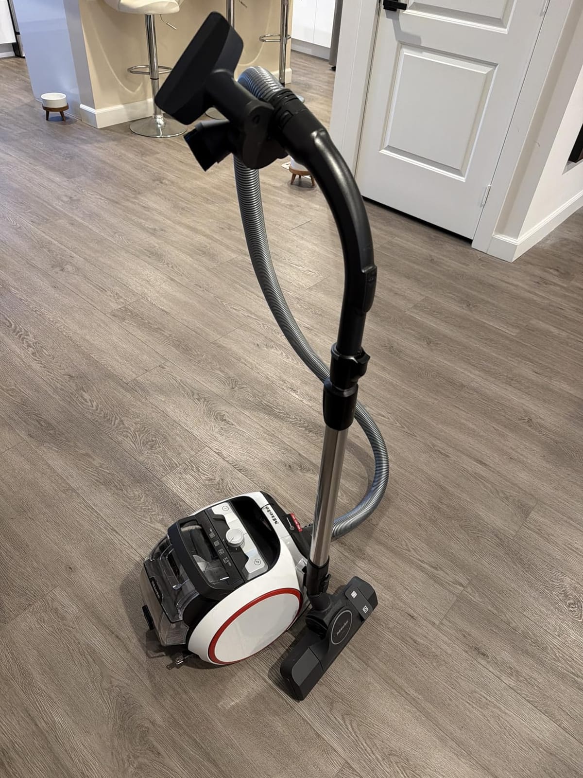 Miele Boost CX1 PowerLine SNRF0 Bagless Canister Vacuum Cleaner in Lotus White, Compact customer photo 1