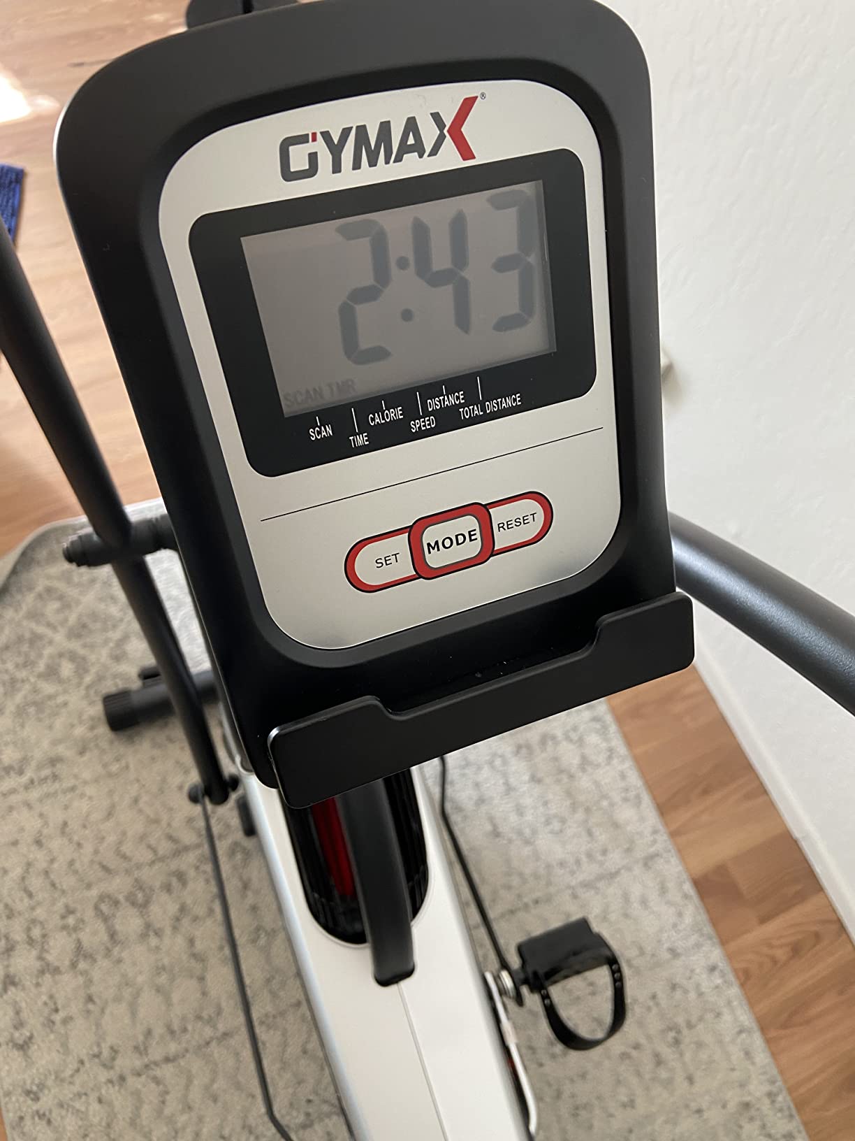 Goplus Air Bike, Fan Exercise Bike with Unlimited Resistance, Clear LCD Display, Tablet Holder, Adjustable Seat and Built-in Wheels, Fan Cycling Bike for Home Cardio Training customer photo 1