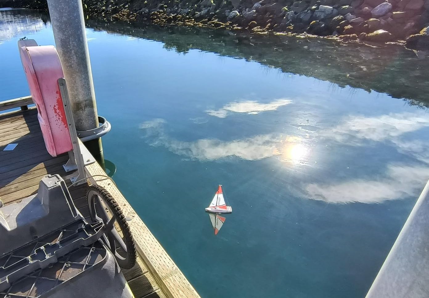 Voyager 280 2.4GHz RC Motor Powered Sailboat in Red - 17.5