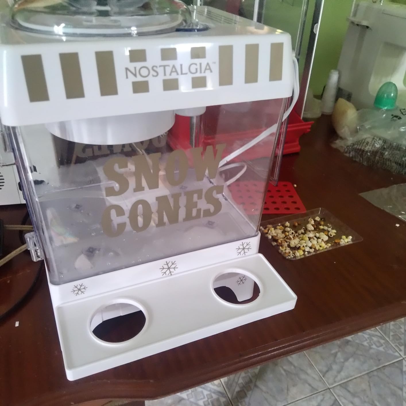 Nostalgia Snow Cone Shaved Ice Machine - Retro Table-Top Slushie Machine Makes 20 Icy Treats - Includes 2 Reusable Plastic Cups & Ice Scoop - White customer photo 1