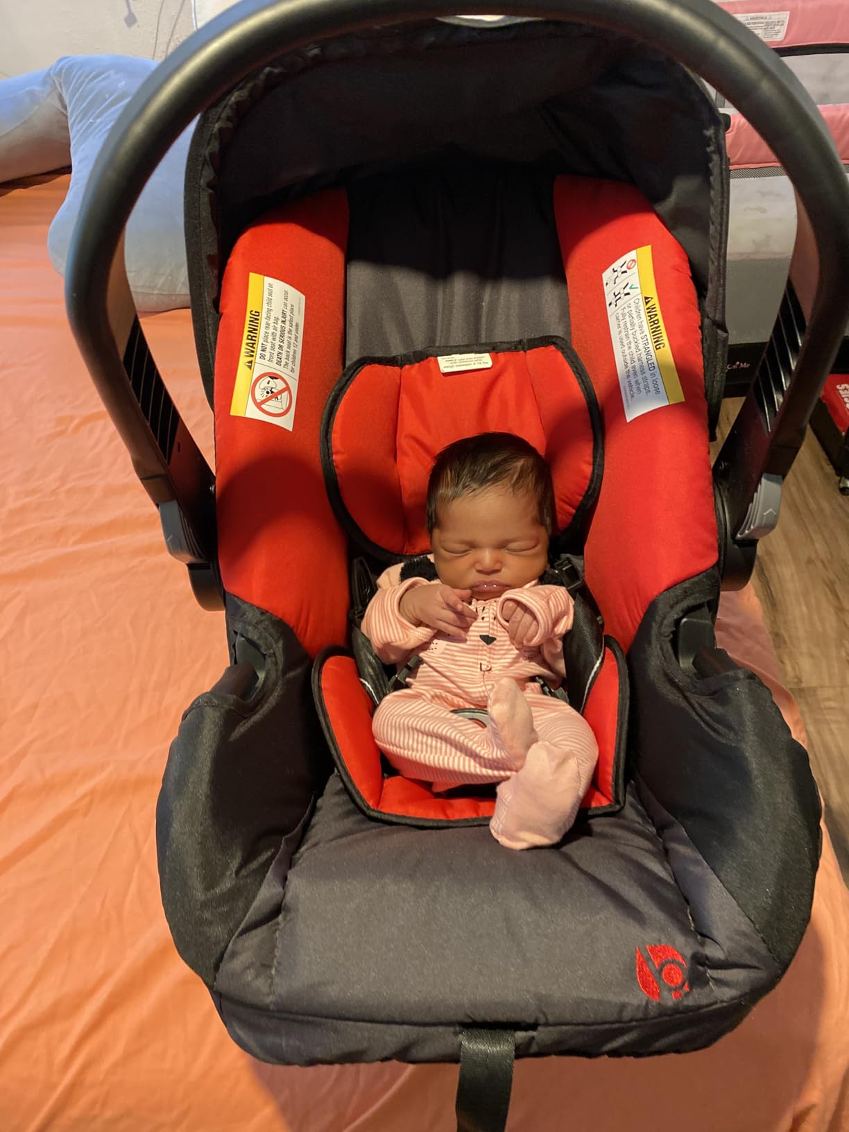 Baby Trend EZ-Lift Plus Infant Car Seat, Ultra Grey, Newborn Comfort Padding, Lightweight Carry Build, Adjustable Harness System customer photo 1