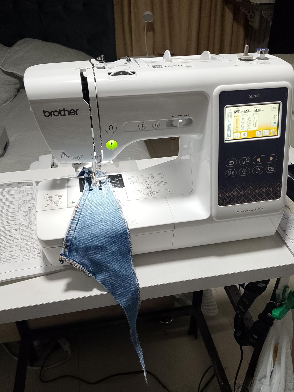 Brother SE700 Sewing and Embroidery Machine with Wireless LAN, 135 Built-in Embroidery Designs, 103 Stitches, 4