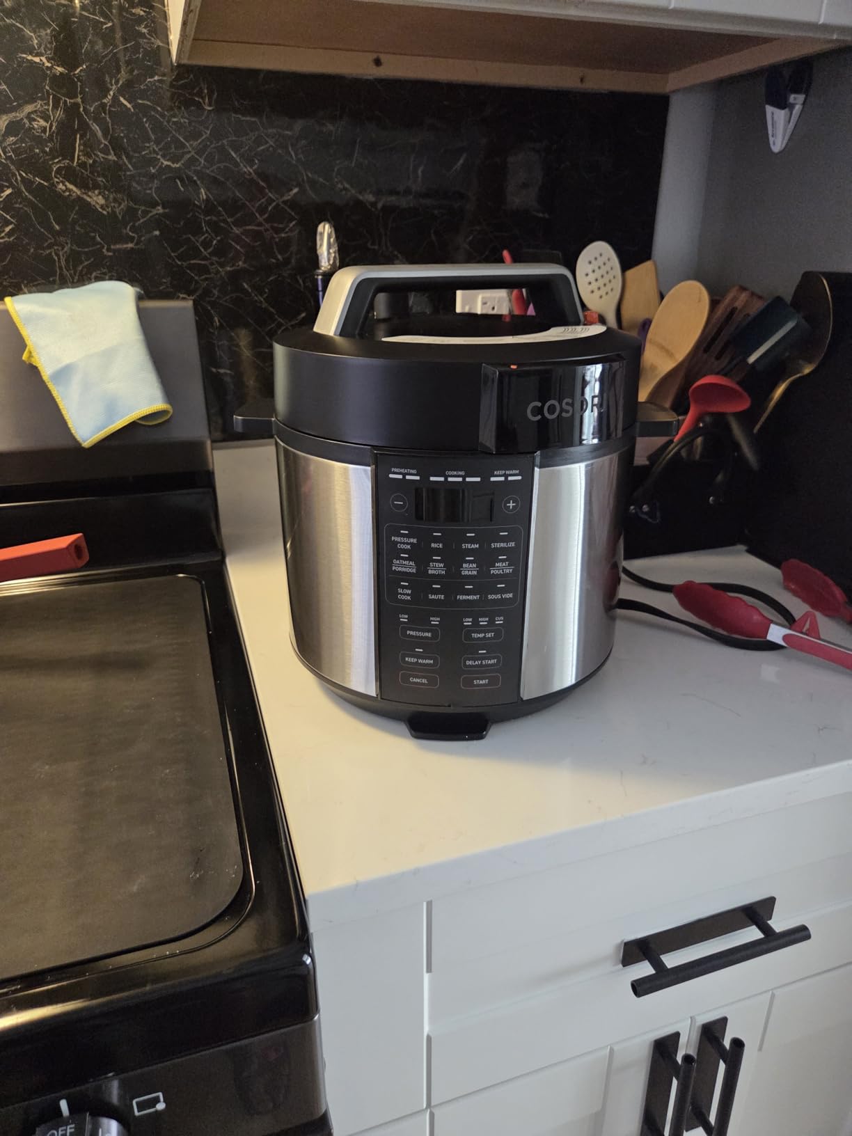 Cosori Pressure Cooker 6QT, 9-in-1, Ceramic Coating Pot, 12 Safety Features | Rice Cooker, Slow Cook, Sous Vide, Saute, Stainless Steel, 1100W, Silver customer photo 2