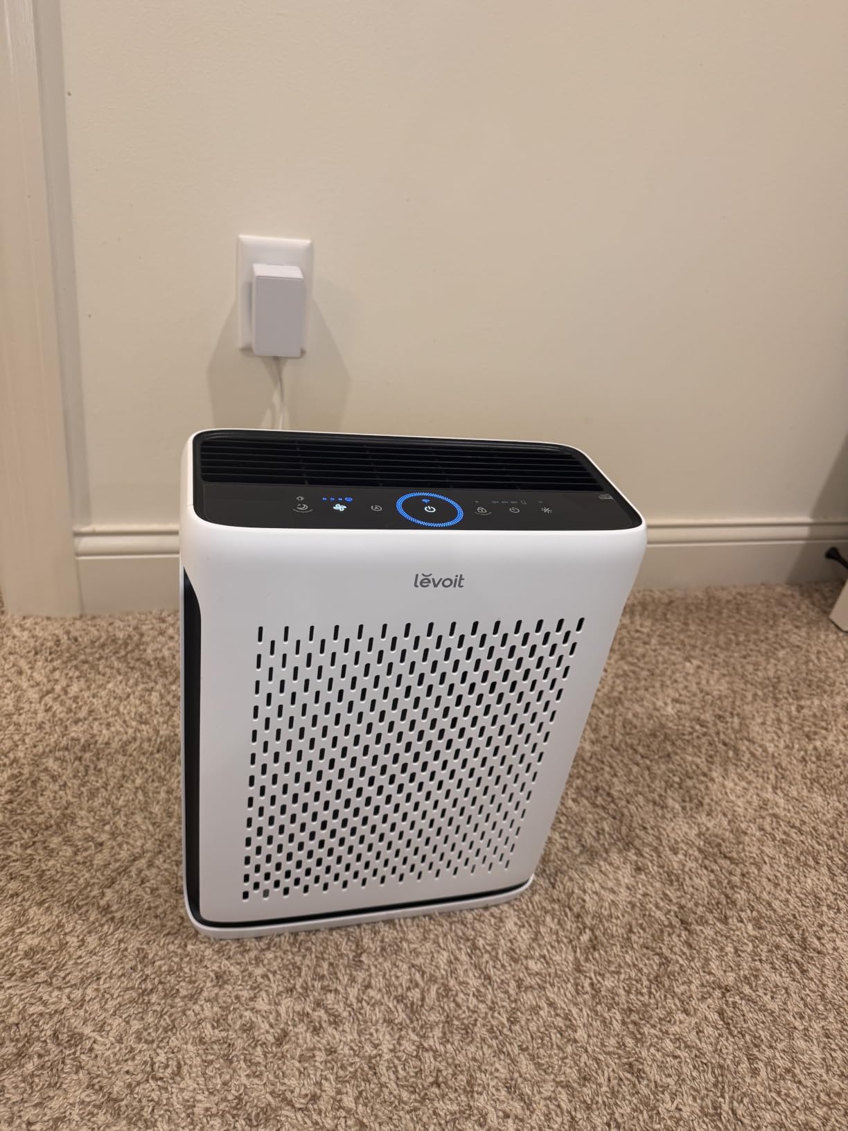 LEVOIT Air Purifier for Home Pets Bedroom Dorm Room Washable Pre-Filter | Quiet HEPA Sleep Mode for Pets, Allergens, Pollen, Smoke, Smart Monitor, AHAM VERIFIDE, Up to 1073Ft², Vital 100S-P, White customer photo 1