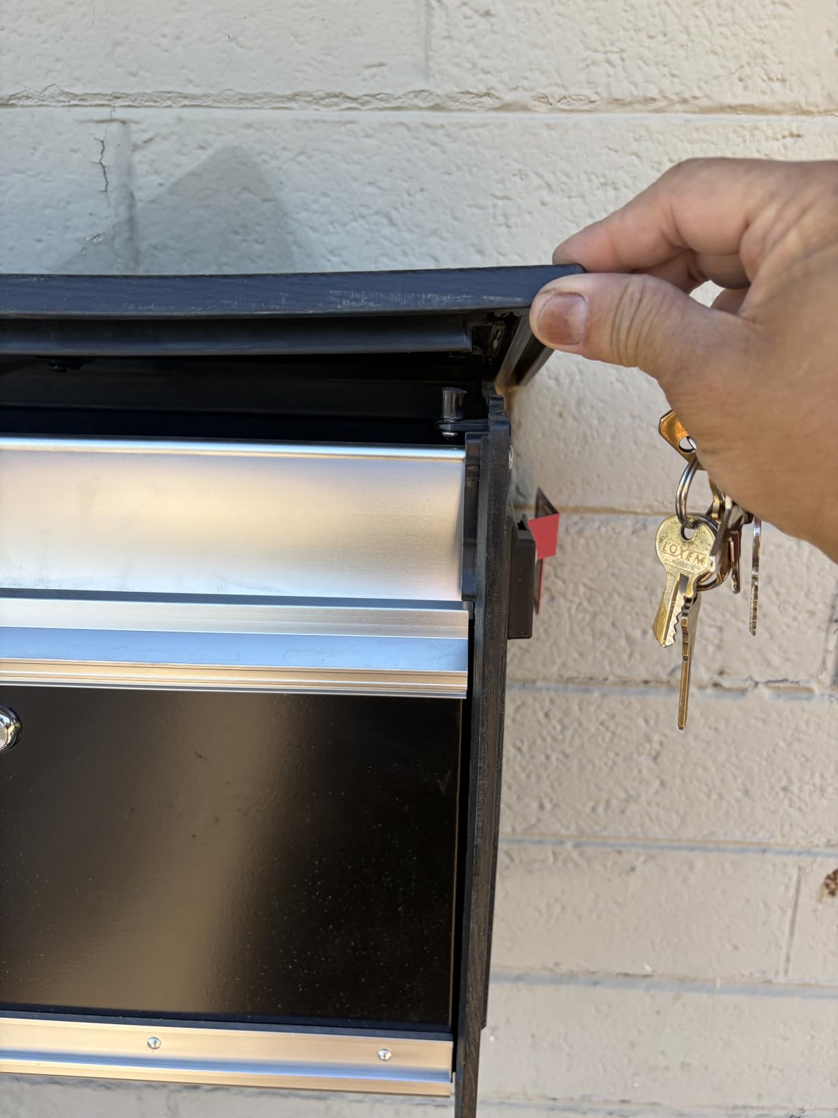Architectural Mailboxes Mailsafe Locking Wall Mount Mailbox, Black, Medium | Aluminum build with steel cam lock and key drop box and a rust-resistant powder-coat finish. customer photo 2
