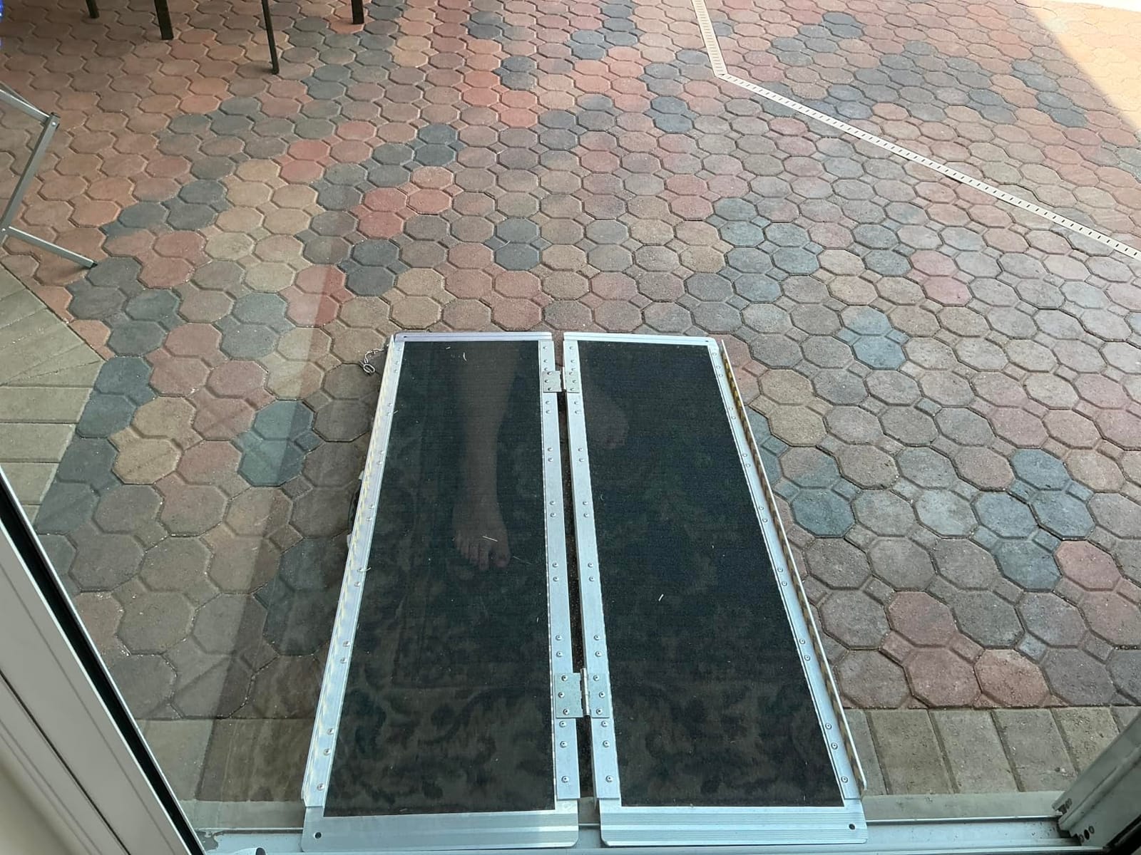 VNN Portable Wheelchair Ramp 6FT, Seamless Non-Slip Aluminum Ramps for Wheelchairs for Home, Handicap Wheelchair Ramps for Home Steps, Aluminum Loading Dock Plates, Doorways customer photo 1