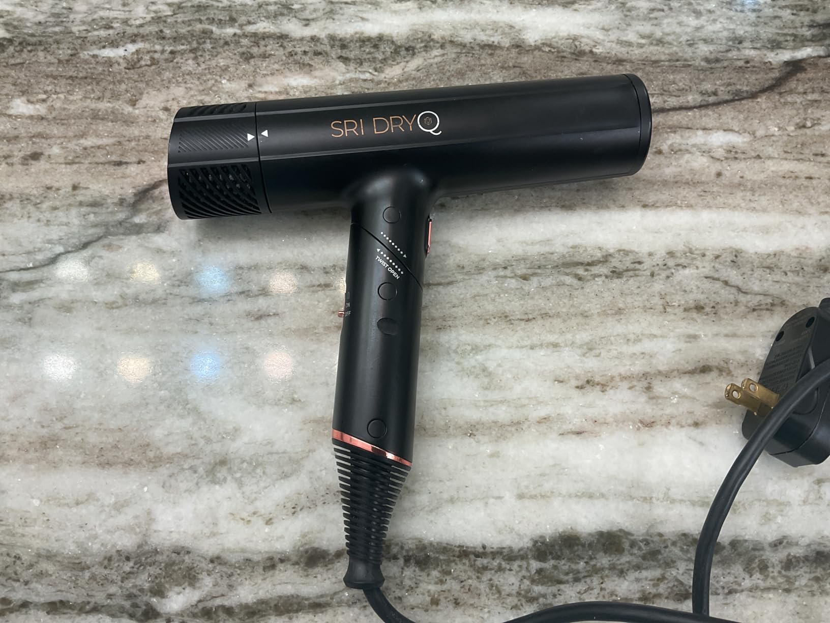 SRILabs DryQ Infrared Hair Dryer - Red Light, Frizz Control, Dual Voltage | Powerful, Lightweight, Foldable, Quiet, Ionic Technology, 3 Magnetic Attachments, Intelligent Heat Control, Travel Friendly customer photo 2