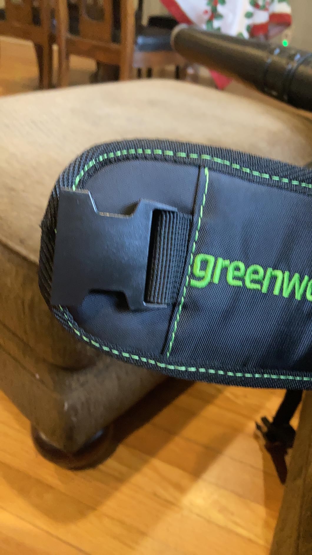 Greenworks 40V Backpack Leaf Blower, 710 CFM, (2) 8.0 Ah Batteries, Charger customer photo 1