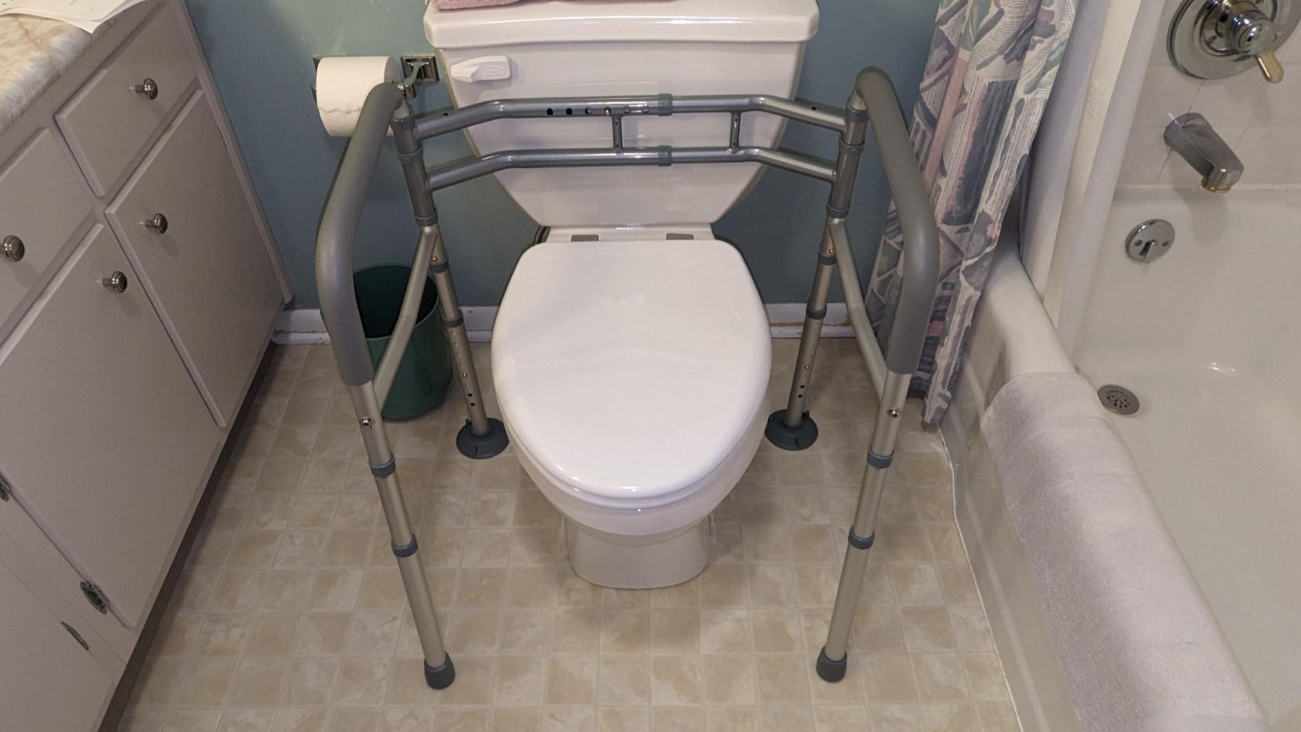 Medical king Toilet Safety Rail - Adjustable Detachable Toilet Safety Frame with Handles Heavy-Duty Toilet Safety Rails Stand Alone - Toilet Safety Rails for Elderly, Handicapped - Fits Most Toilets customer photo 1
