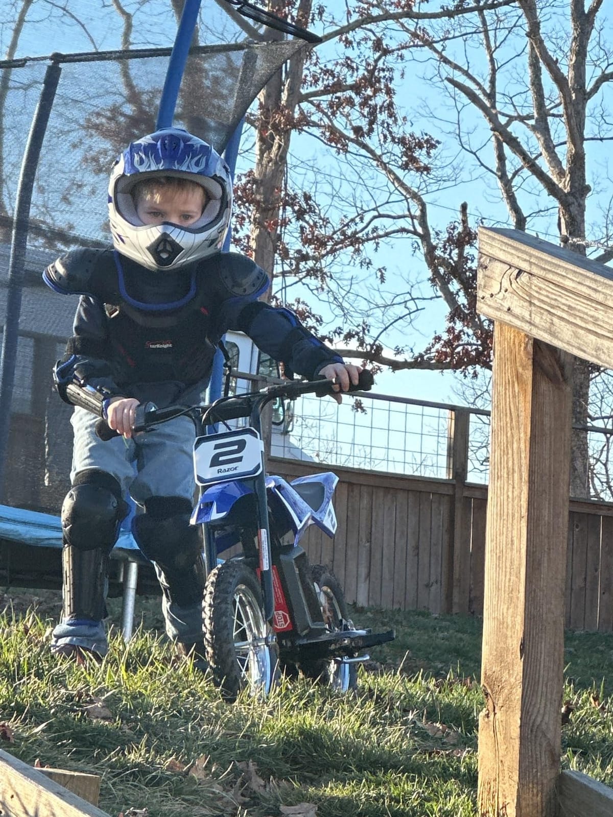 Razor MX125 Dirt Rocket Electric-Powered Bike with Authentic Motocross Geometry, Rear-Wheel Drive, 100-watt, high-Torque, Chain-Driven Motor, for Kids 7+, Blue customer photo 1