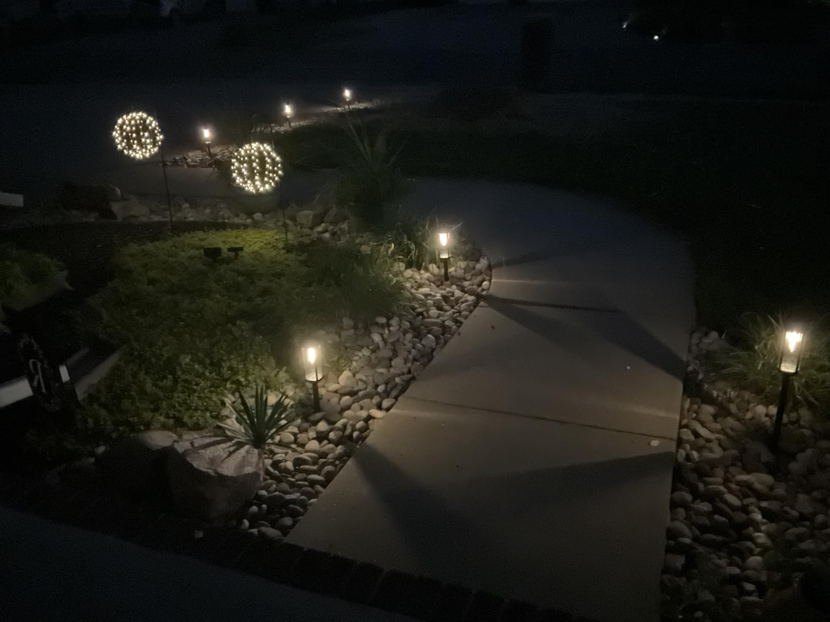 BITPOTT Bright Solar Pathway Lights Outdoor, 8 Pack Solar Powered Garden Lights Waterproof IP65, Auto On/Off Outdoor Light for Lawn Patio Walkway Driveway Decor Landscape Lighting customer photo 2