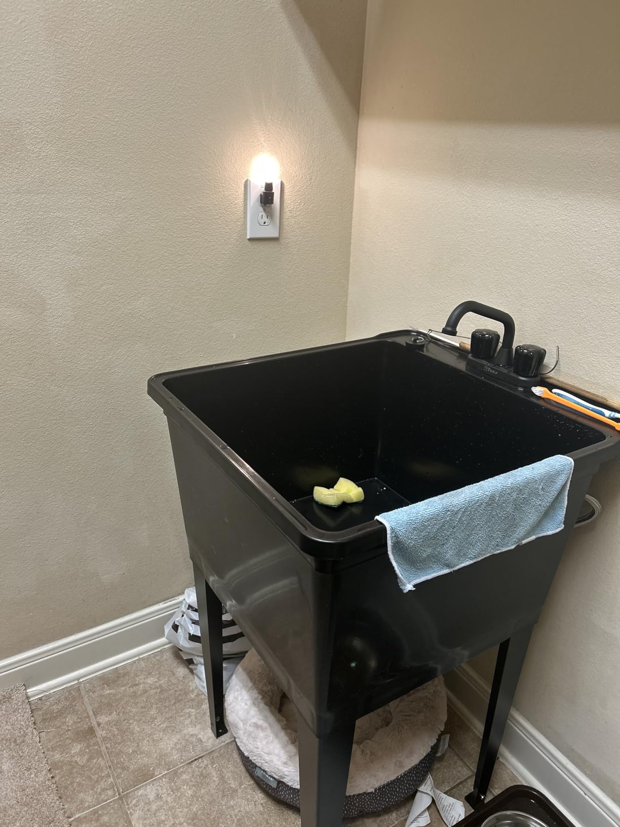 Tehila Basics by JS Jackson Supplies 21-Gallon White Freestanding Utility Sink with Chrome Finish 2-Handle Faucet, Heavy Duty Plastic Laundry Tub with Adjustable Legs customer photo 2