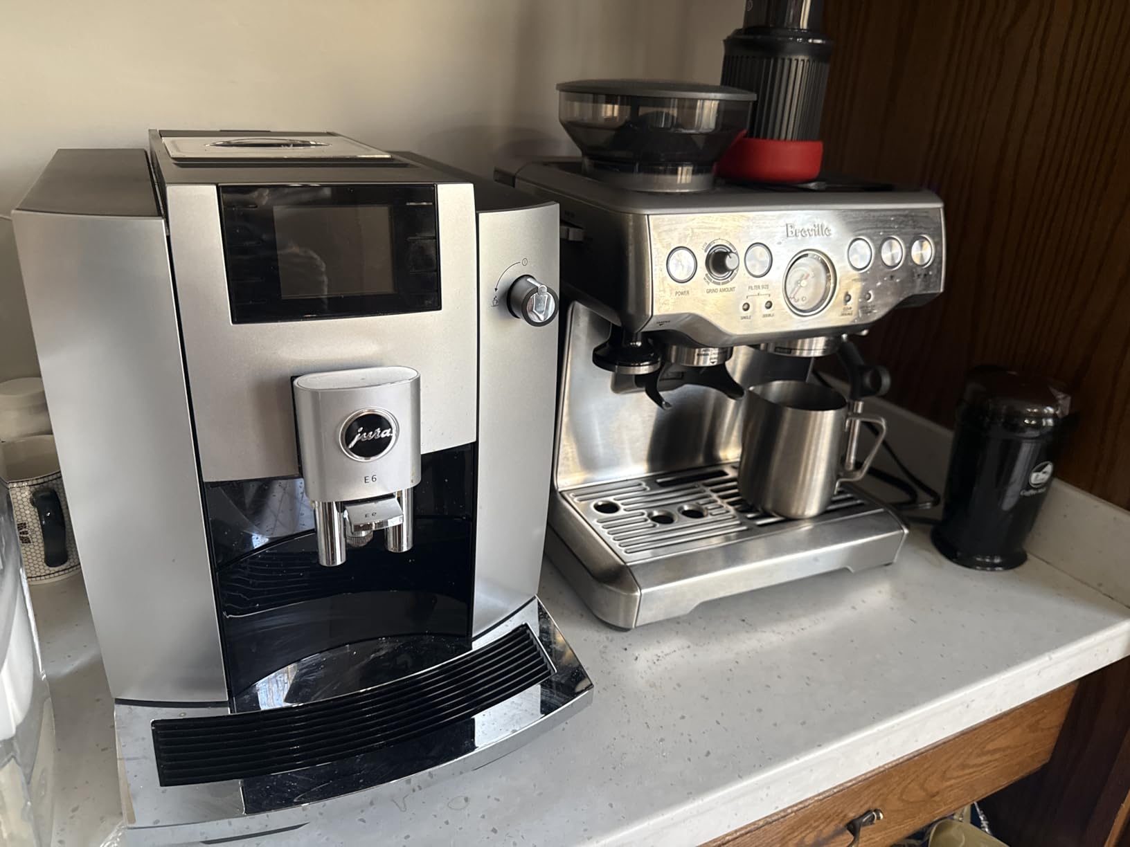 Jura E6 Platinum 15465 | Hot water on demand, A professional aroma grinder Comes in a finish customer photo 1