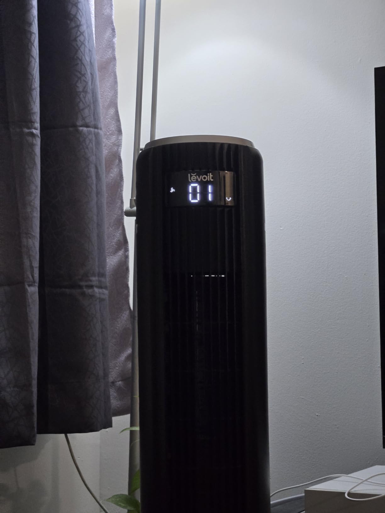 Levoit Tower Fan for Bedroom, 28ft/s Fans that Blow Cold Air, 28dB Quiet | Standing Floor Fan for Room, 90° Oscillating, 5 Speeds 4 Modes & Temp Sensor, Bladeless, 12H Timer, Remote, 36 inch, White customer photo 1