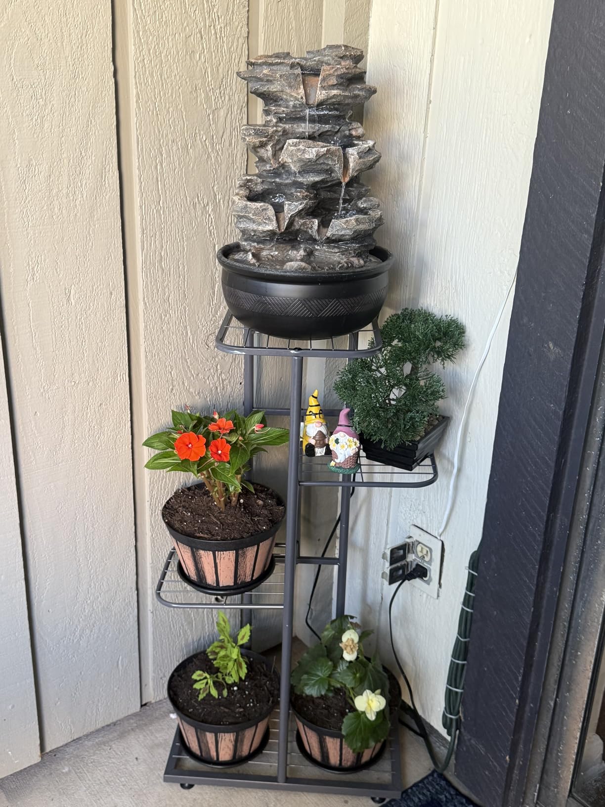 Quarut Large Plastic 3 Pack 16 inch Plant Pots, Whiskey Barrel Planters with Drainage Holes & Saucer. Flower Pots Imitation Wine Barrel Design for Indoor & Outdoor Garden Balcony Plants. 7 Gallons (Brown) customer photo 1