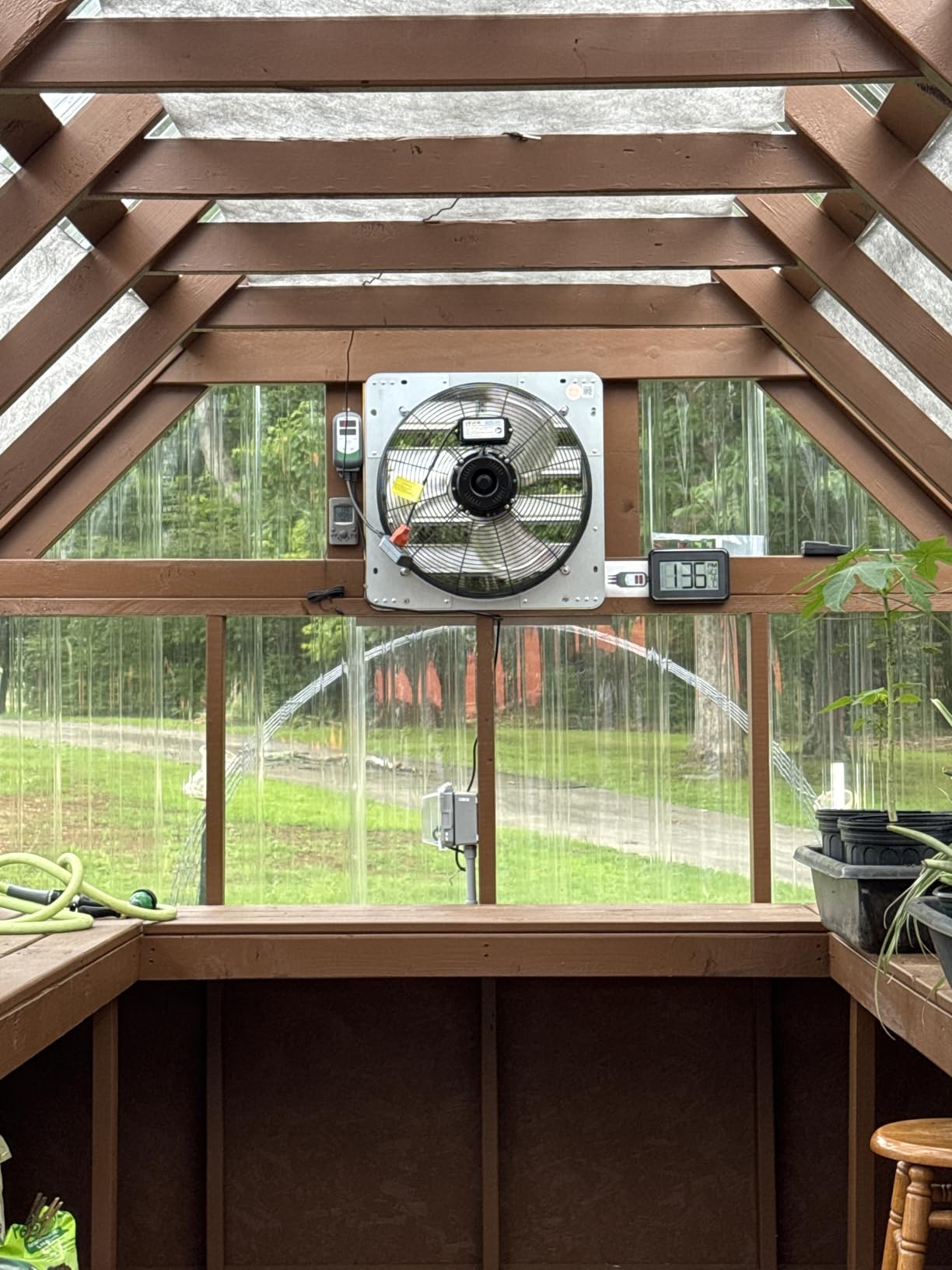 VEVOR 16 Inch Shutter Exhaust Fan Wall Mounted Automatic Louvers Silver, Sturdy Steel Housing, 2438 CFM Low Noise, AC Motor, Ventilation and Cooling for Attic, Garage, Barn, Greenhouse, Workshop customer photo 1