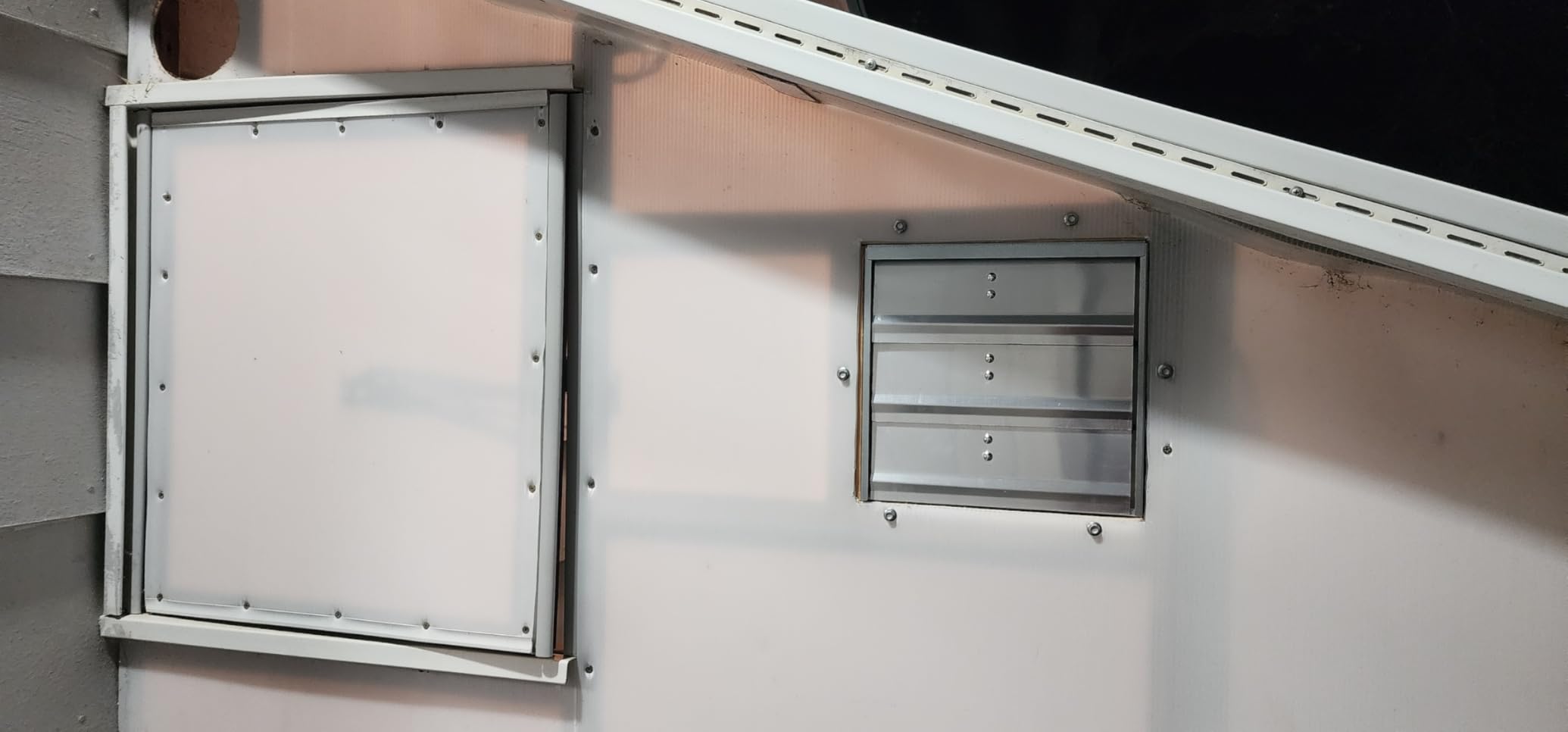 VEVOR 16 Inch Shutter Exhaust Fan Wall Mounted Automatic Louvers Silver, Sturdy Steel Housing, 2438 CFM Low Noise, AC Motor, Ventilation and Cooling for Attic, Garage, Barn, Greenhouse, Workshop customer photo 2