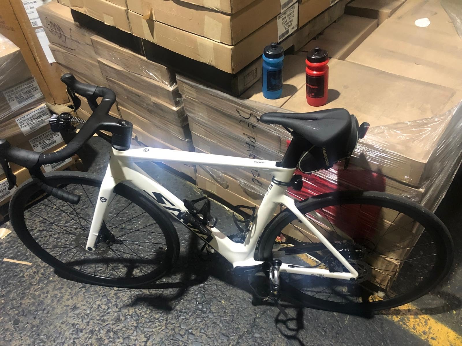 SAVADECK Carbon Disc Road Bike, Integrated Design Racing Bicycle Carbon Frame Carbon Fork with Shimano SORA R3000 Derailleur System 18 Speed Disc Brake Road Bike for Men or Women. customer photo 2