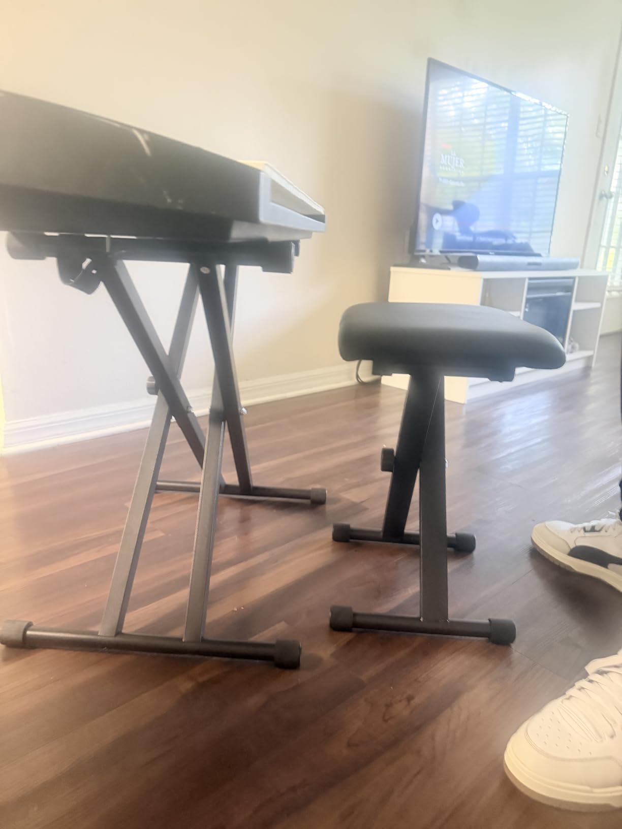 Keyboard Stand & Bench Set, Upgrade Heavy Duty Double-X Keyboard Stand, Adjustable & Portable Digital Piano Stand with Locking Straps customer photo 1