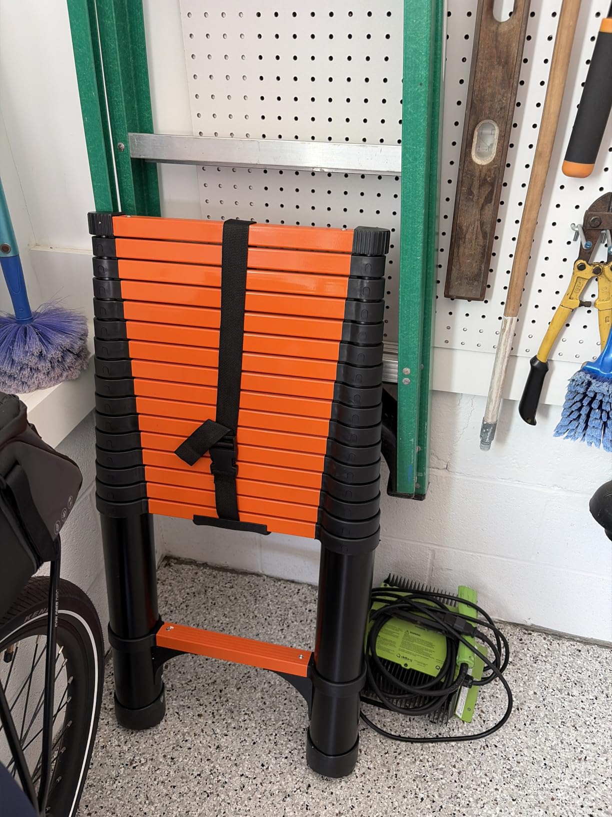 SINMEIRUN Telescoping Ladder, 16.5 FT, 330 lbs Capacity, EN131 Certified, Straight Extension Ladder customer photo 2