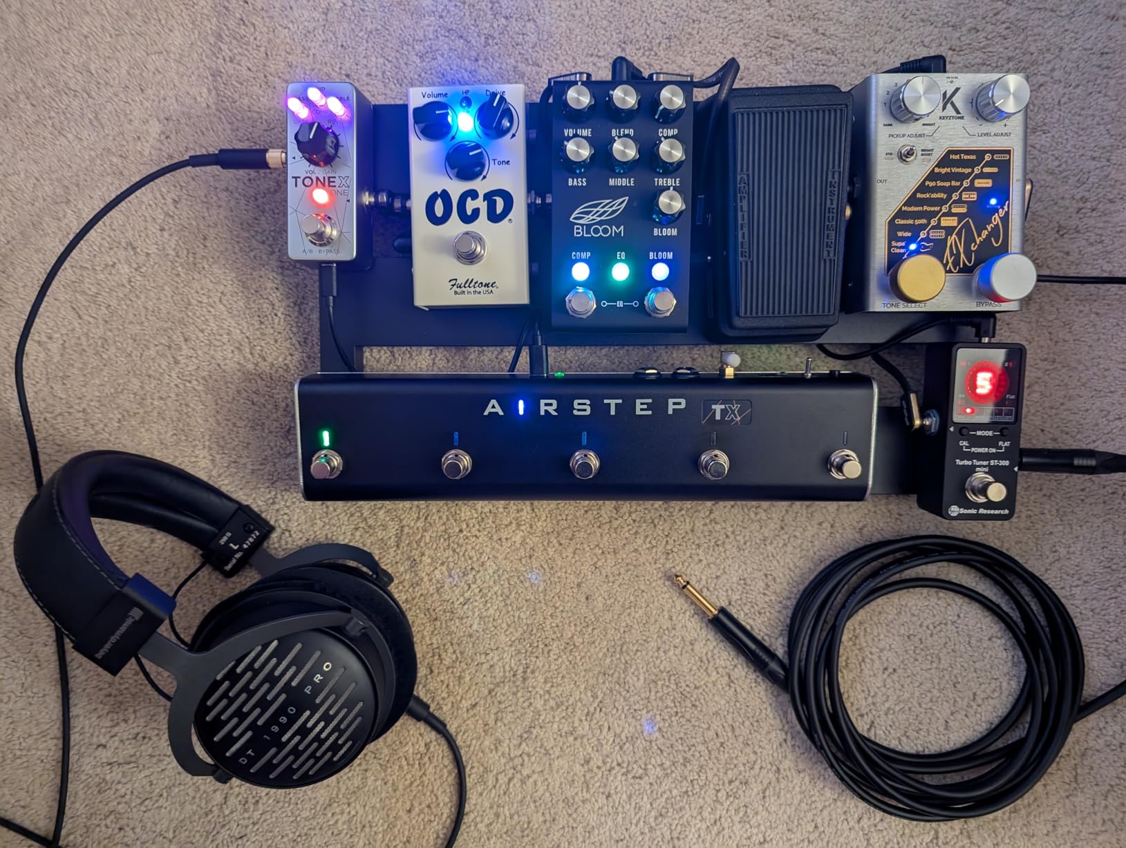 STRICH Guitar Pedal Board Aluminum Alloy 2.65lb Lightweight Effect Pedalboard 22'' x 12.5'' with Carry Bag, STANDARD 22 (Angled) customer photo 2