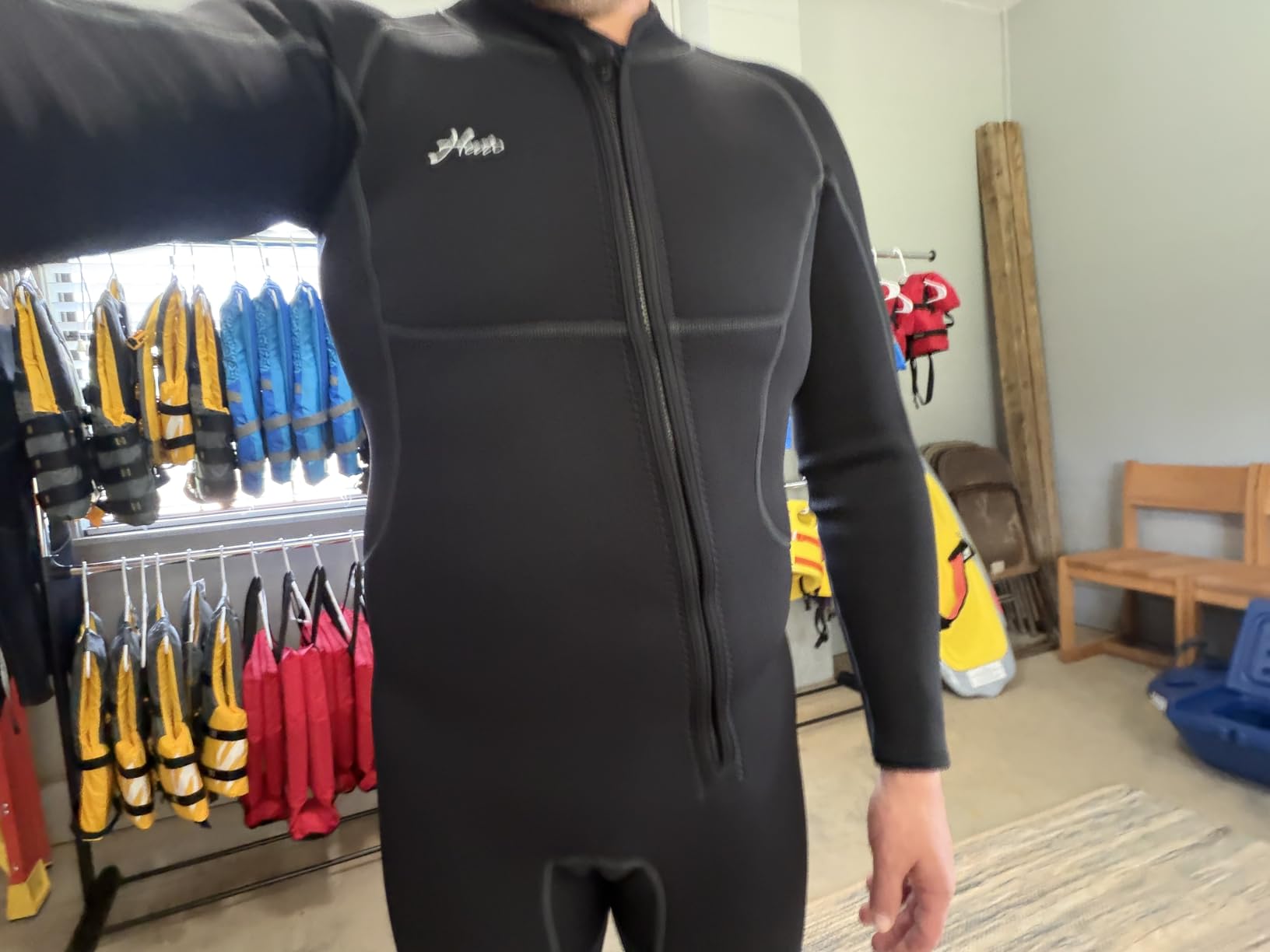 Hevto Men Wetsuit 3/2mm Neoprene Front Zipper customer photo 1