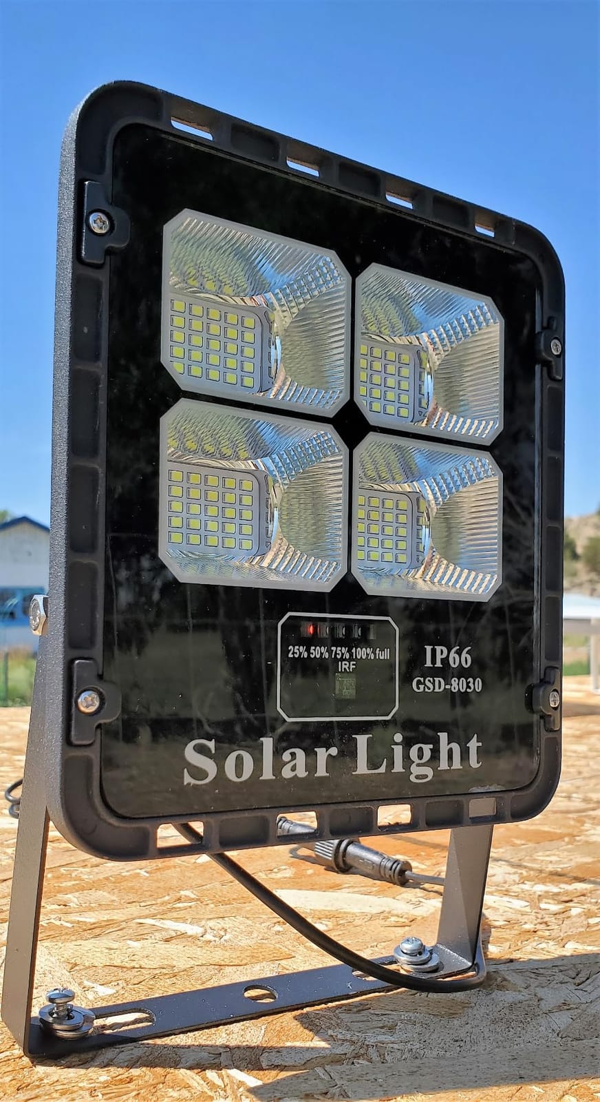 Solar Flood Light Outdoor 1500LM Dual Head 20000mAh LiFePO4 Battery | 16.4FT Cable, Die-Cast Aluminum IP65 Waterproof, Auto Dusk to Dawn with Remote Control For Yard, Driveway, Shed, Barn customer photo 1