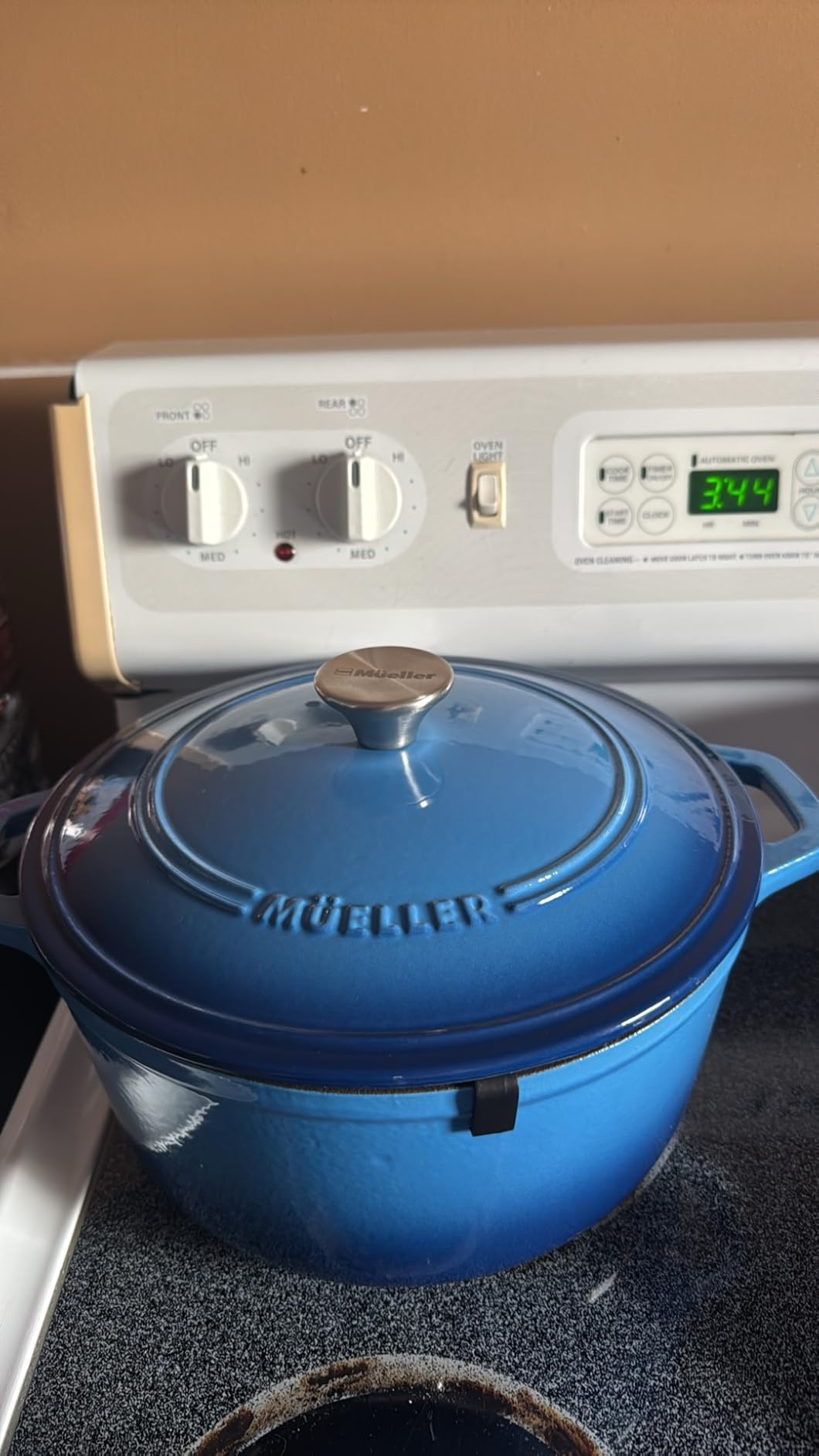 Mueller DuraCast 6 Quart Enameled Cast Iron Dutch Oven Pot with Lid, Emerald, PFOA-Free, 500 F Oven Safe, All Cooktops incl. Induction customer photo 2