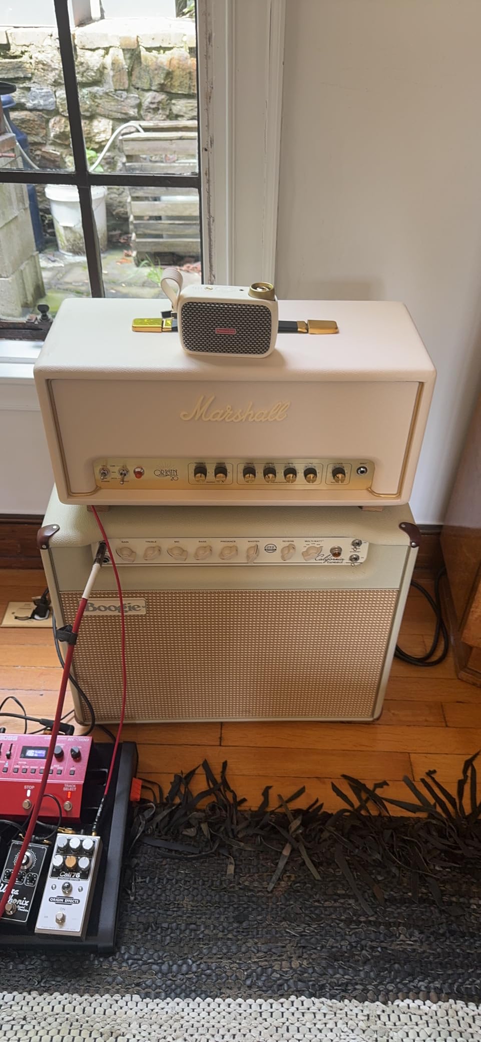 Positive Grid Spark GO 5W Ultra-Portable Smart Guitar Amp & Speaker | Ultra-portable amp & Bluetooth speaker in one. 33 amps, 43 effects, 100k+ tones, Spark AI, Smart Jam, up to 8-hr battery. customer photo 1