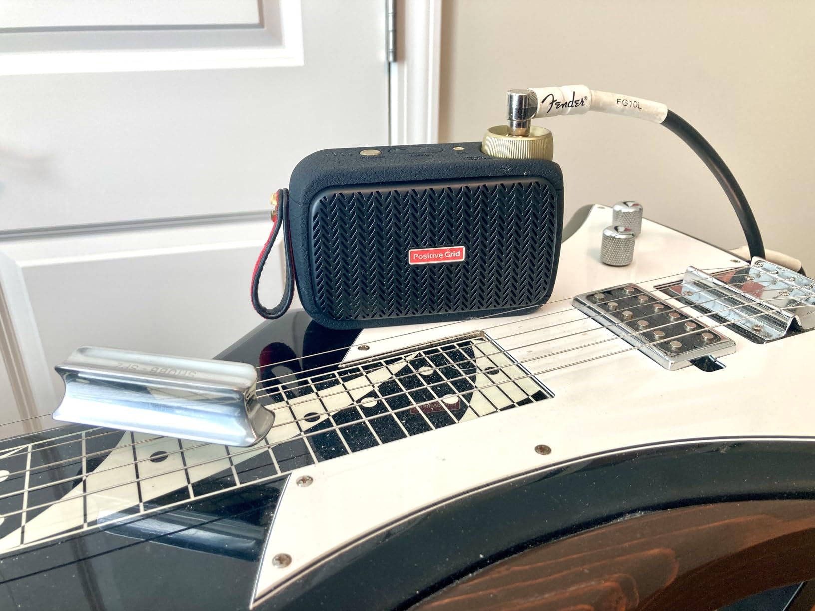 Positive Grid Spark GO 5W Ultra-Portable Smart Guitar Amp & Speaker | Ultra-portable amp & Bluetooth speaker in one. 33 amps, 43 effects, 100k+ tones, Spark AI, Smart Jam, up to 8-hr battery. customer photo 2