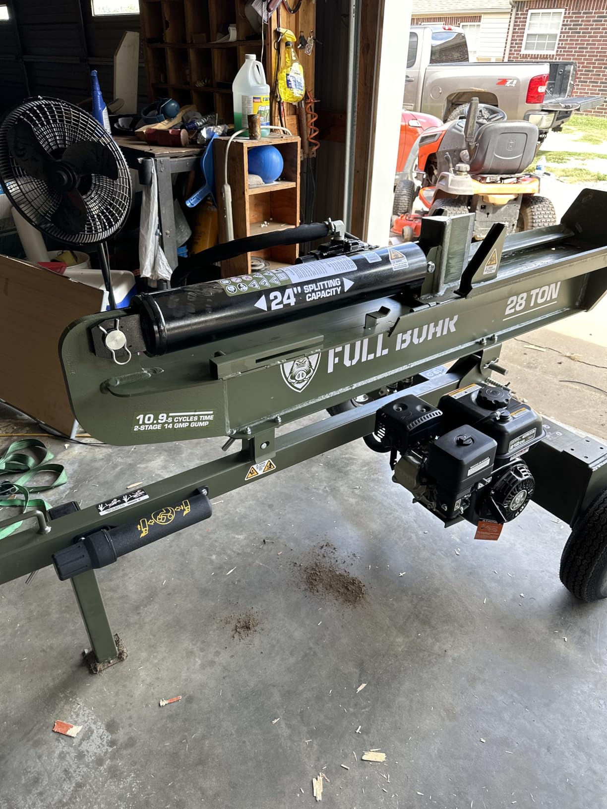 28 Ton Log Splitter-Full Boar Engine 212cc (49 State) customer photo 2