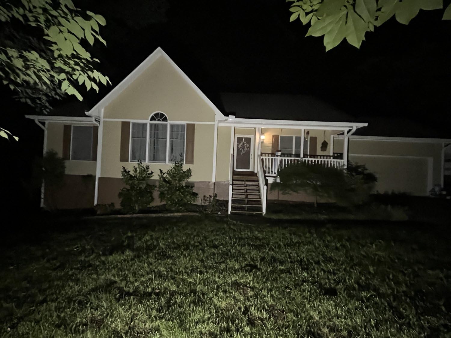 CINOTON 20W LED Flood Lights Outdoor, IP65 Waterproof Exterior Security Wall Lights with 180 Degree Knuckle, 2800LM 120V Outside Aluminum Lighting Fixture for Patio Porch Barn Garage 5000K 2 Pack, UL Listed customer photo 2