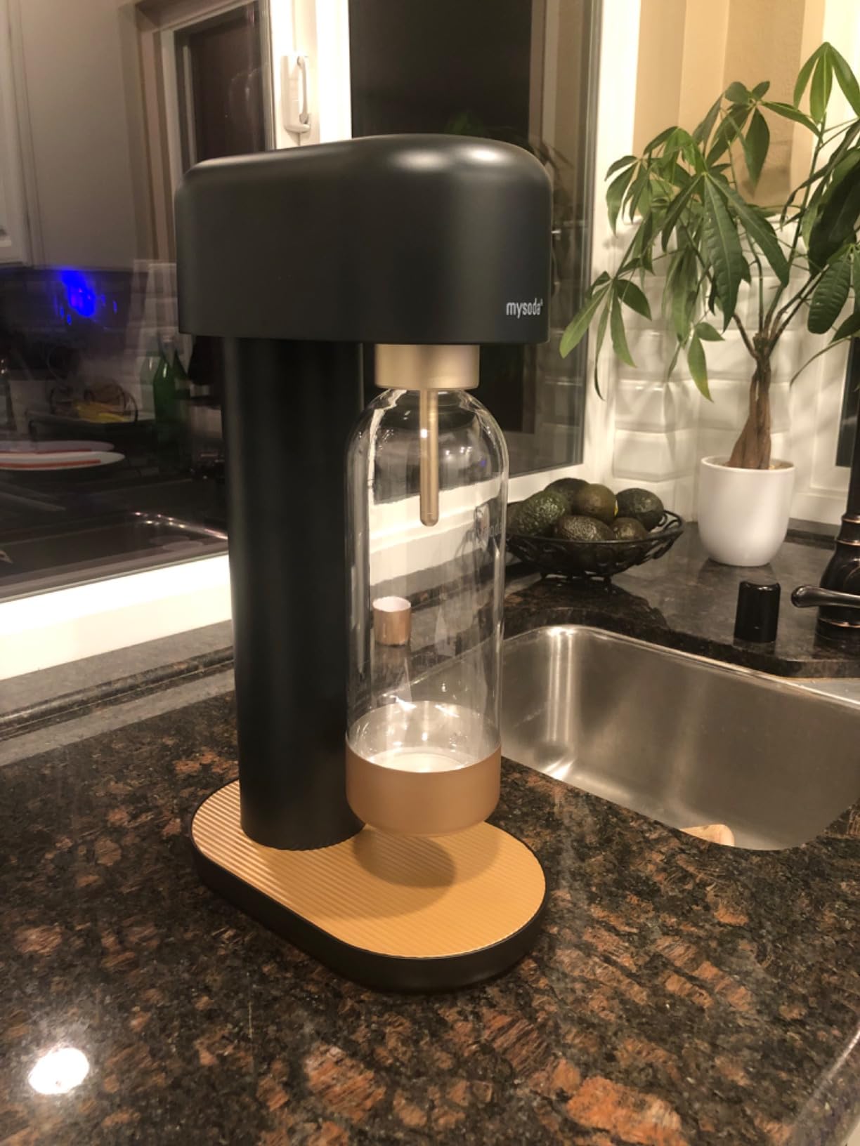 Mysoda Ruby 2 Sparkling Water Maker - with 1L Bottle - Black Copper | Silent Aluminum Sparkling Water Maker - Premium Quality - Ideal for Everyday Home Carbonation | CO2 Cylinder not Included customer photo 1