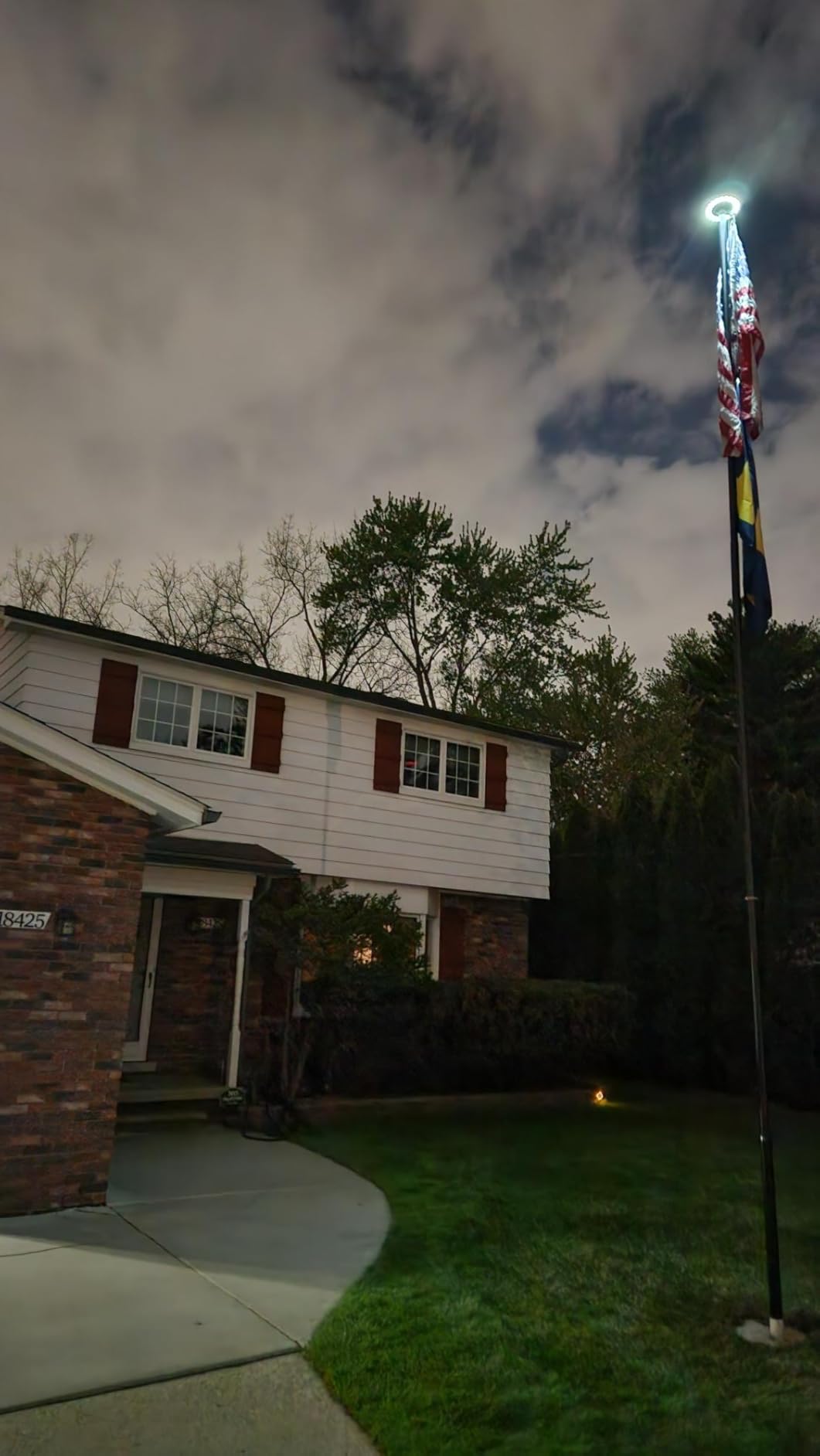 Heavy Duty 25 FT Flag Pole 100MPH Wind Test for Outside House | 12Gauge 95HBW Hard Aerospace Aluminum, In-Ground Flagpole Kit customer photo 1