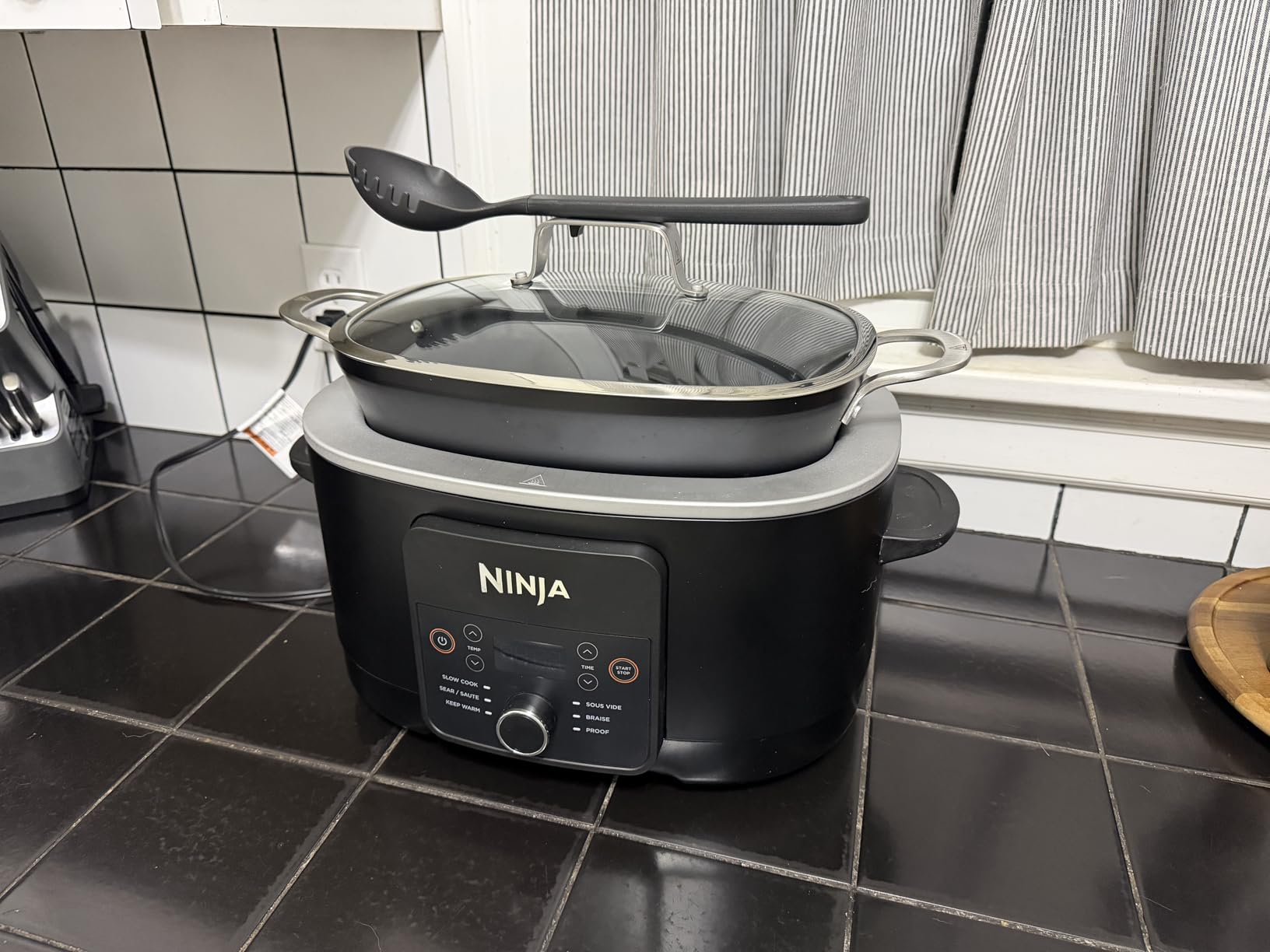 Ninja MC1101 Foodi Everyday Possible Cooker Pro, 8-in-1 Versatility, One-Pot Faster Cooking Replaces 10 Tools, Family-Sized Capacity with Adjustable Temp Control, 6.5 quarts, Midnight Blue customer photo 2