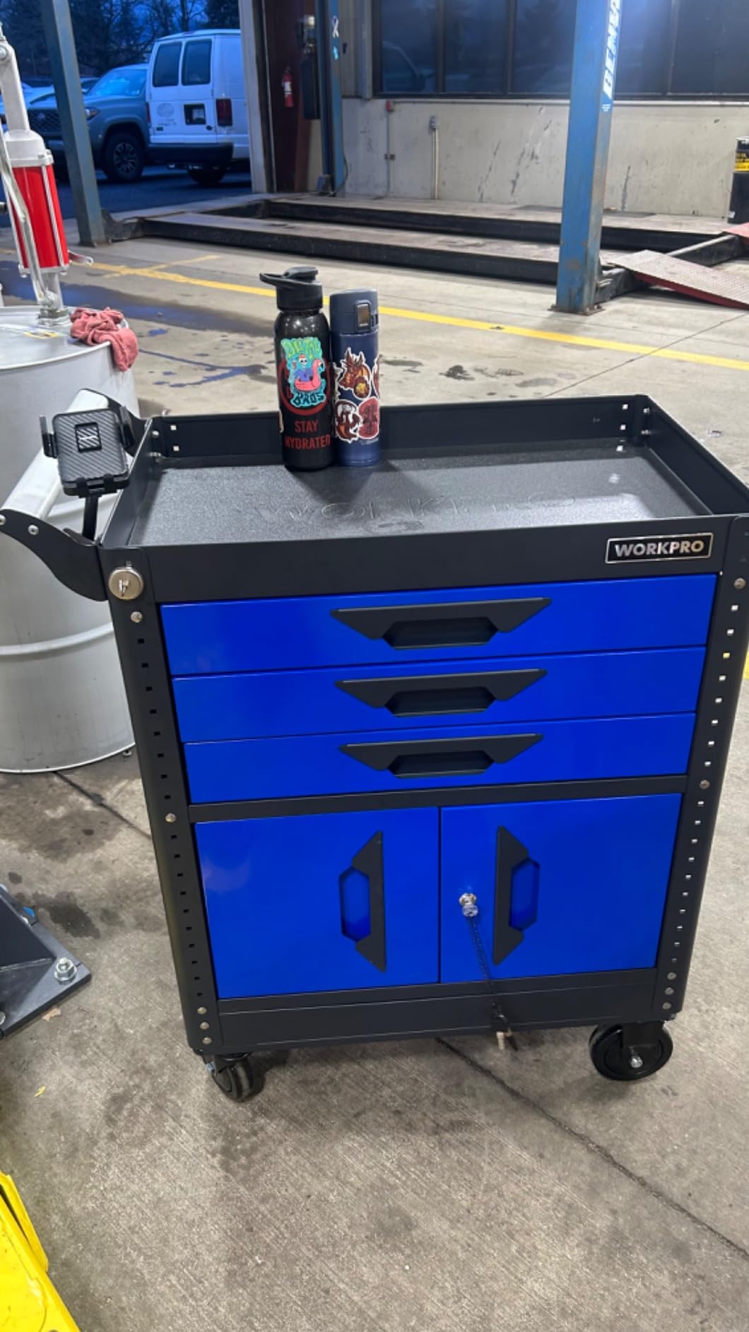 WORKPRO 27.5-Inch Rolling Tool Cabinet, 405 LBS Capacity | Steel Tool Storage Cabinet with PVC Drawer Liners, Locking System & 5-Inch Casters customer photo 2