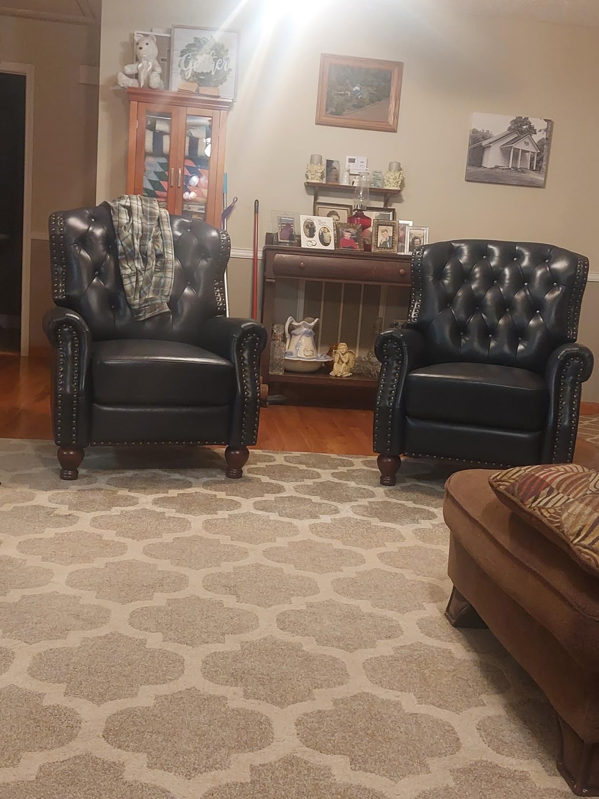 HULALA HOME Genuine Leather Recliners with Button Tufted Design, Burgundy | Transitional Manual Push Back Recliner with Adjustable Footrest, Nailhead Trim, Solid Wood Legs, for Living Room Home Theater customer photo 2