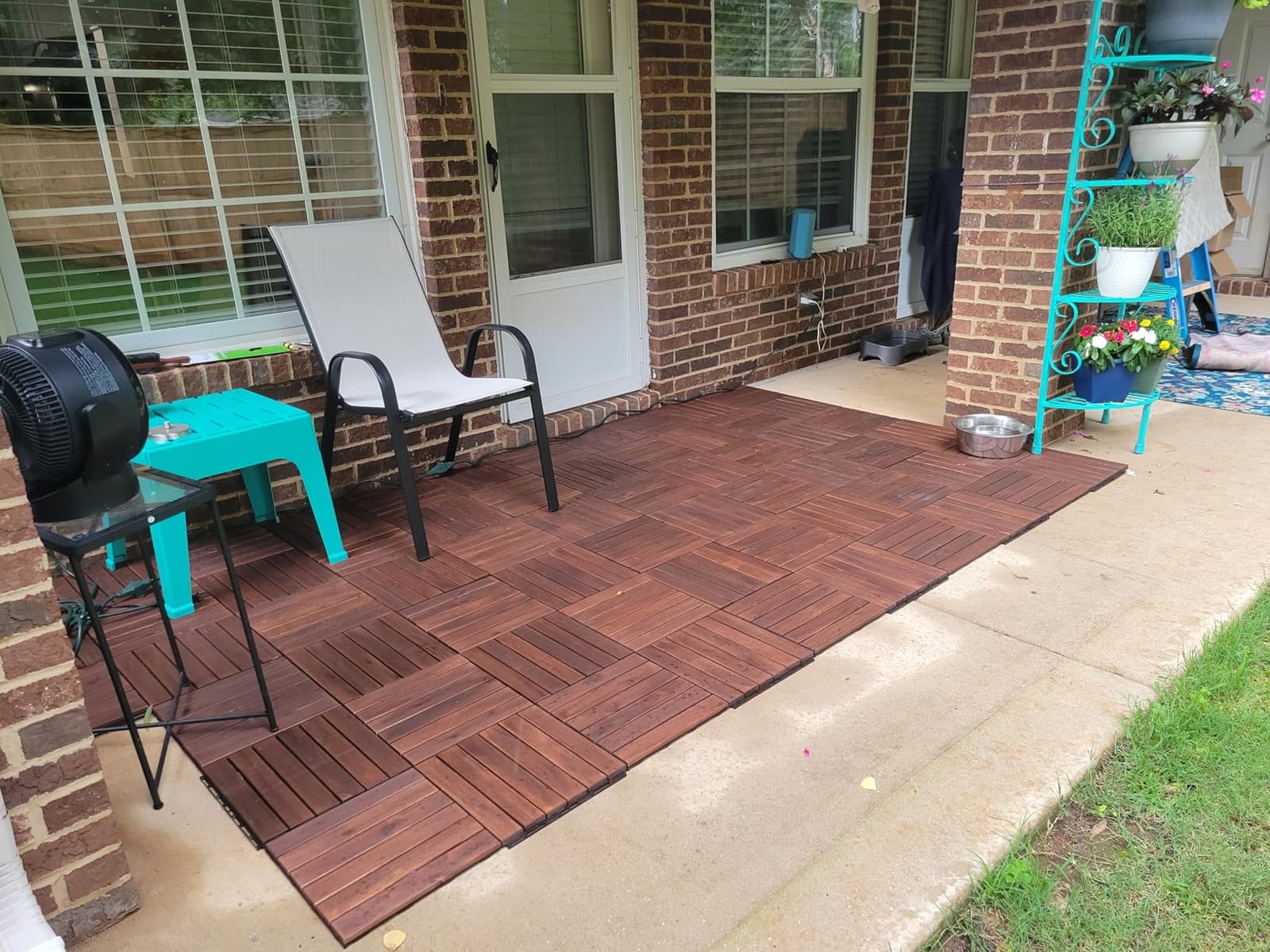 THYOI Premium Deck Tiles, 10 Pcs Patio Flooring - Brown - Crossed Pattern | Square Joints - Interlocking Deck Tiles, 12