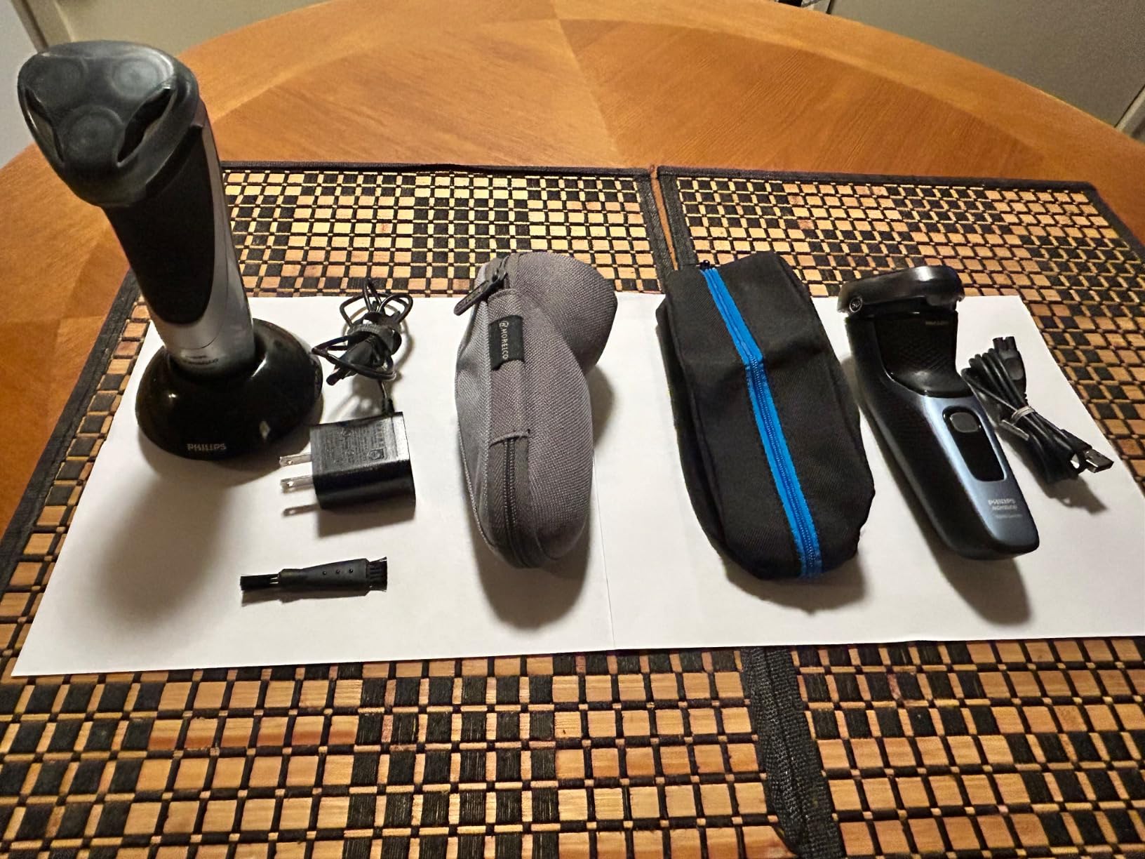 Philips Norelco 3600 Electric Shaver, Storm Blue | 27 Self Sharpening ComfortCut Blades, 5D Pivot & Flex Heads, Wet or Dry Use, Includes Travel Pouch, S3243/91 customer photo 1