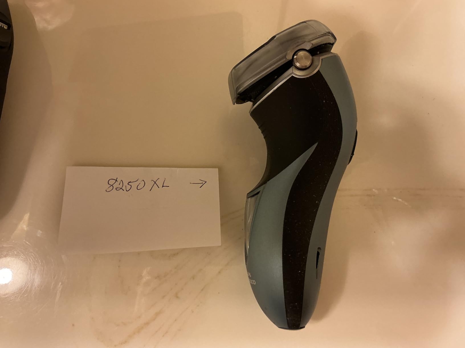 Philips Norelco 3900 Electric Shaver, Storm Blue | 27 Self Sharpening ComfortCut Blades, 5D Pivot & Flex Heads, Wet or Dry Use, Includes Travel Pouch & Charging Stand, S3341/92 customer photo 1