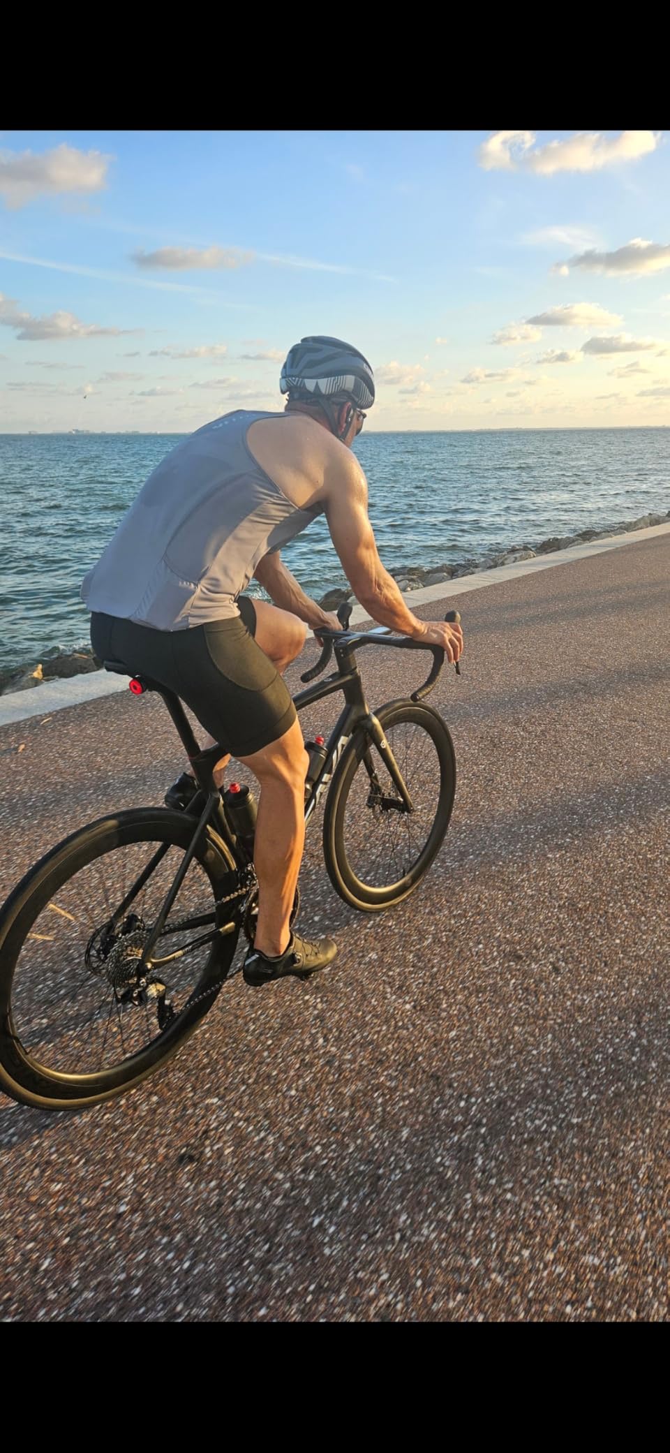 SAVADECK Carbon Road Bike, Lightweight Full Carbon Racing Bicycle with Shimano 105 R7120 24S Shift Groupset and Hydraulic Oil Disc Brake Bike customer photo 1