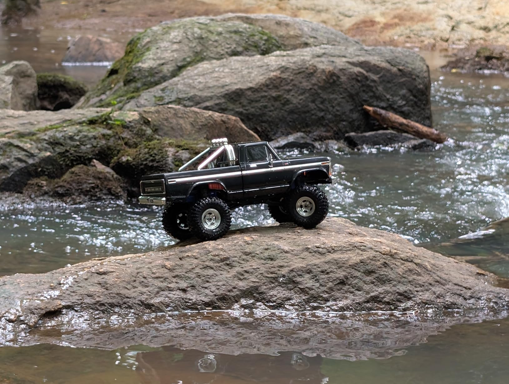 Traxxas 1/18 TRX-4M F-150 High Trail Crawler Truck customer photo 1