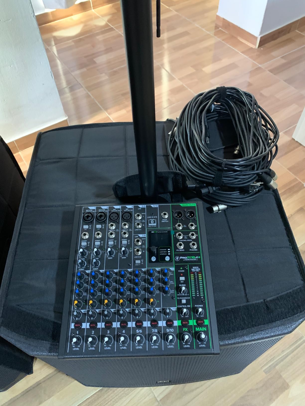 Mackie ProFX10v3+ 10-Channel Professional Analog Mixer with USB, Onyx Mic Preamps, GigFX Effects Engine, and Bluetooth customer photo 1