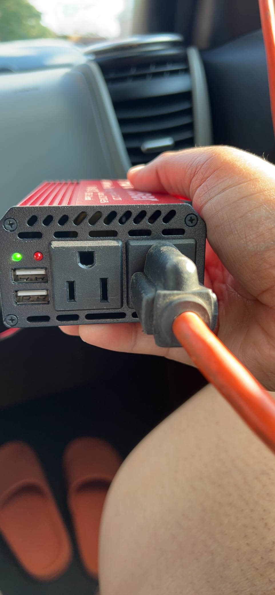 Pro Chaser 400W Power Inverters for Vehicles DC 12v to AC 110v Car Inverter with 6.2A Dual USB Charging Ports, Dual AC Adapter for Laptops Air Compressor customer photo 2